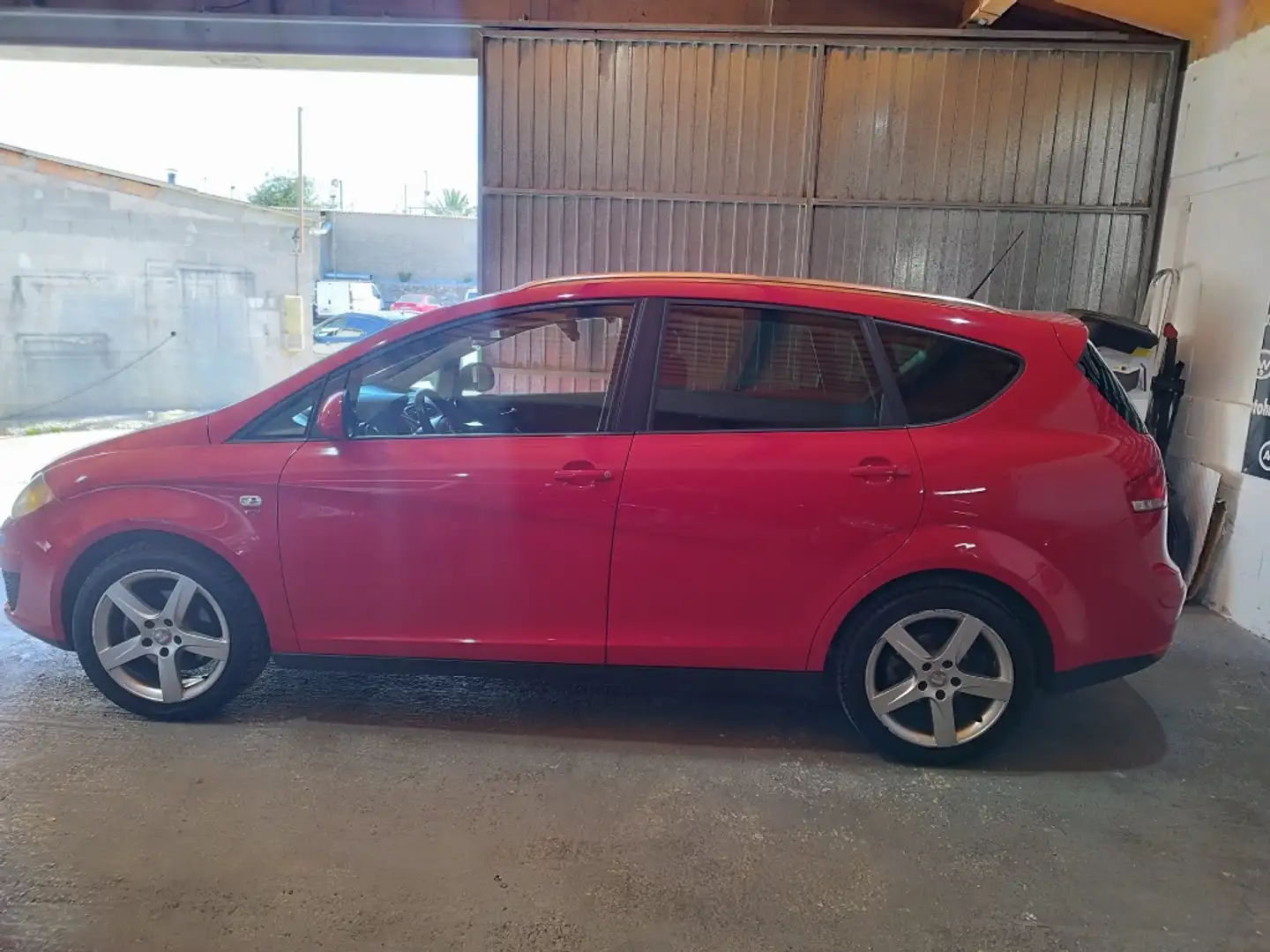 SEAT Altea XL 2.0TDI CR Style Rouge - 1