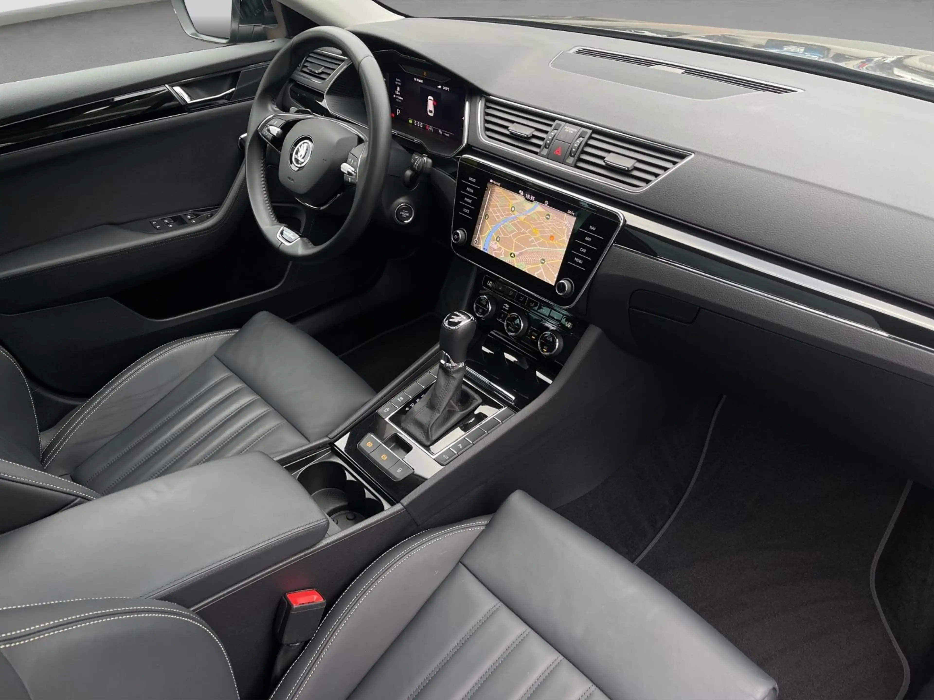 Skoda Superb Combi L&K Leder/Kamera/Panorama/GARANTIE — photo 12
