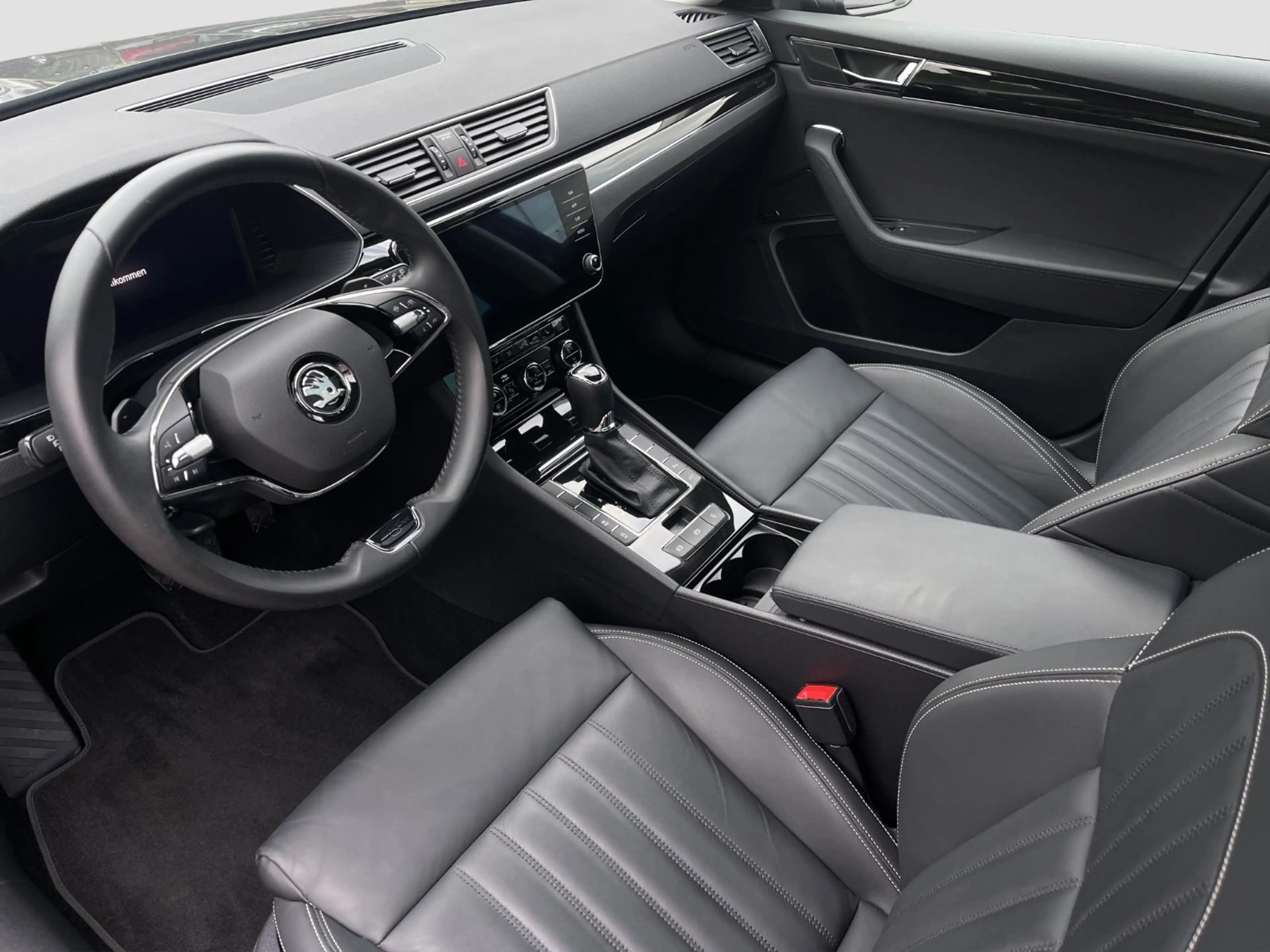 Skoda Superb Combi L&K Leder/Kamera/Panorama/GARANTIE — photo 11