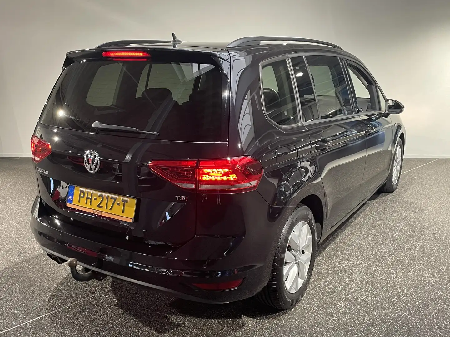 Volkswagen Touran 1.4 TSI Comfortline 7p Navigatie | Trekhaak | Clim Noir - 2