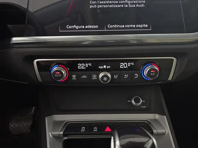 Audi Q3 view 13
