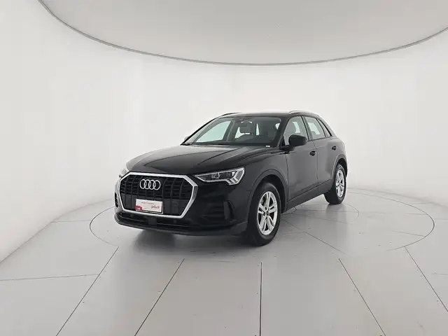Audi Q3 main image