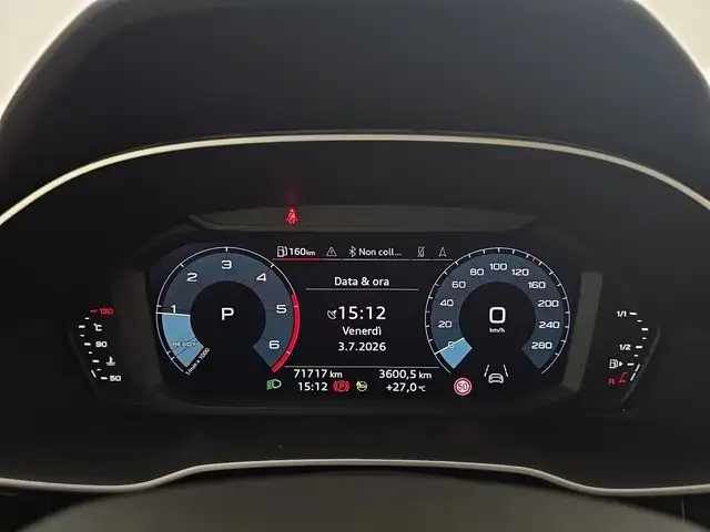 Audi Q3 view 15