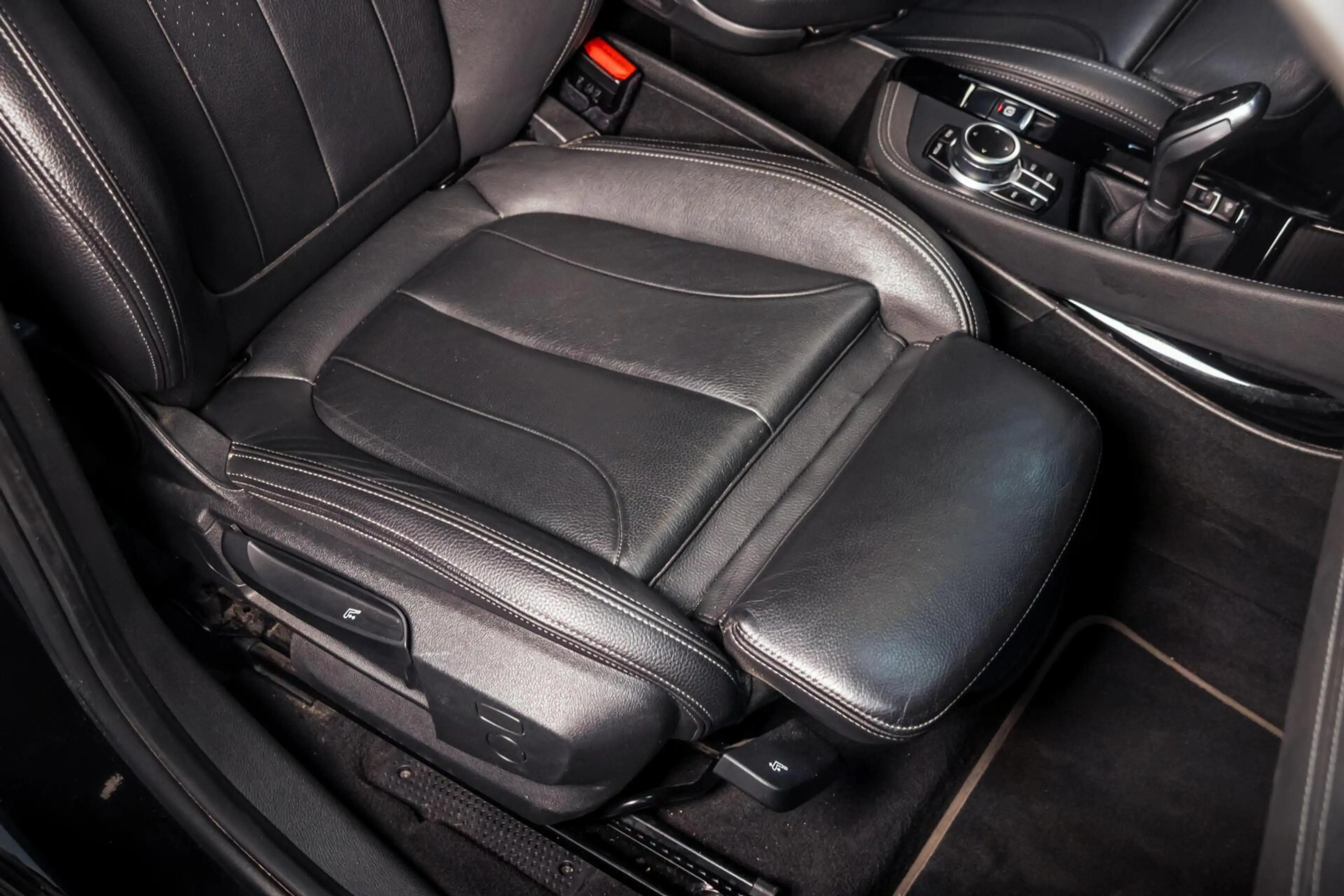 BMW X1 sDrive20i Xline|Pano|Trekhaak|HUD|Facelift|Camera| — photo 22