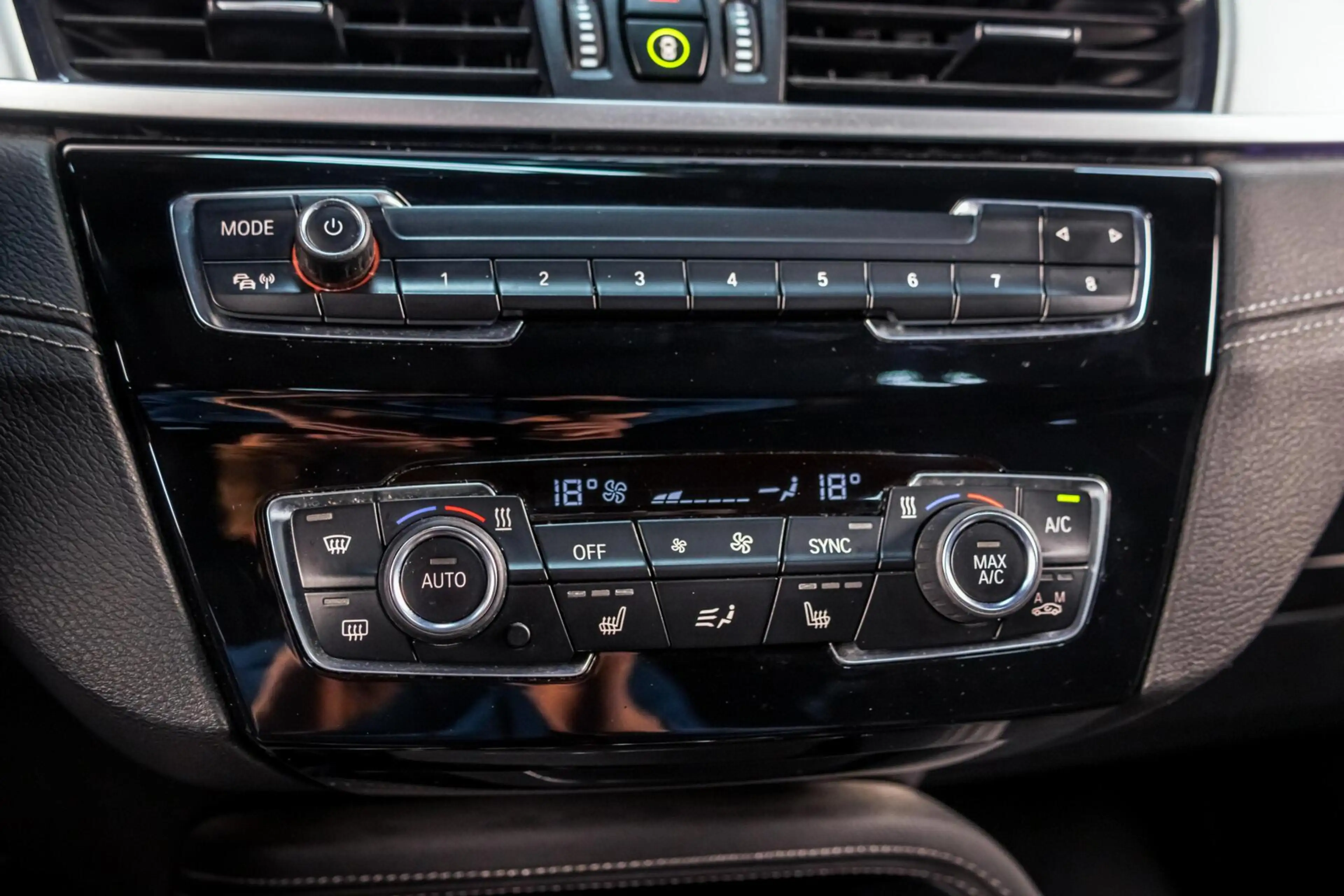 BMW X1 sDrive20i Xline|Pano|Trekhaak|HUD|Facelift|Camera| — photo 23