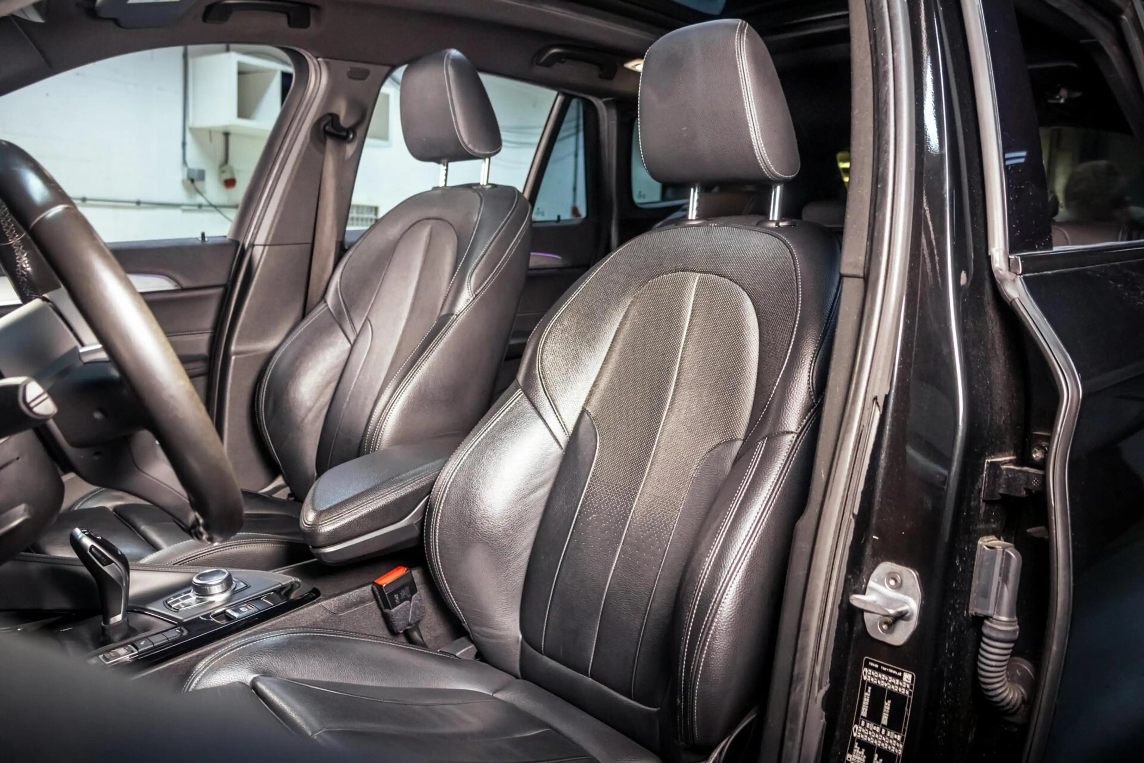 BMW X1 sDrive20i Xline|Pano|Trekhaak|HUD|Facelift|Camera| — photo 14