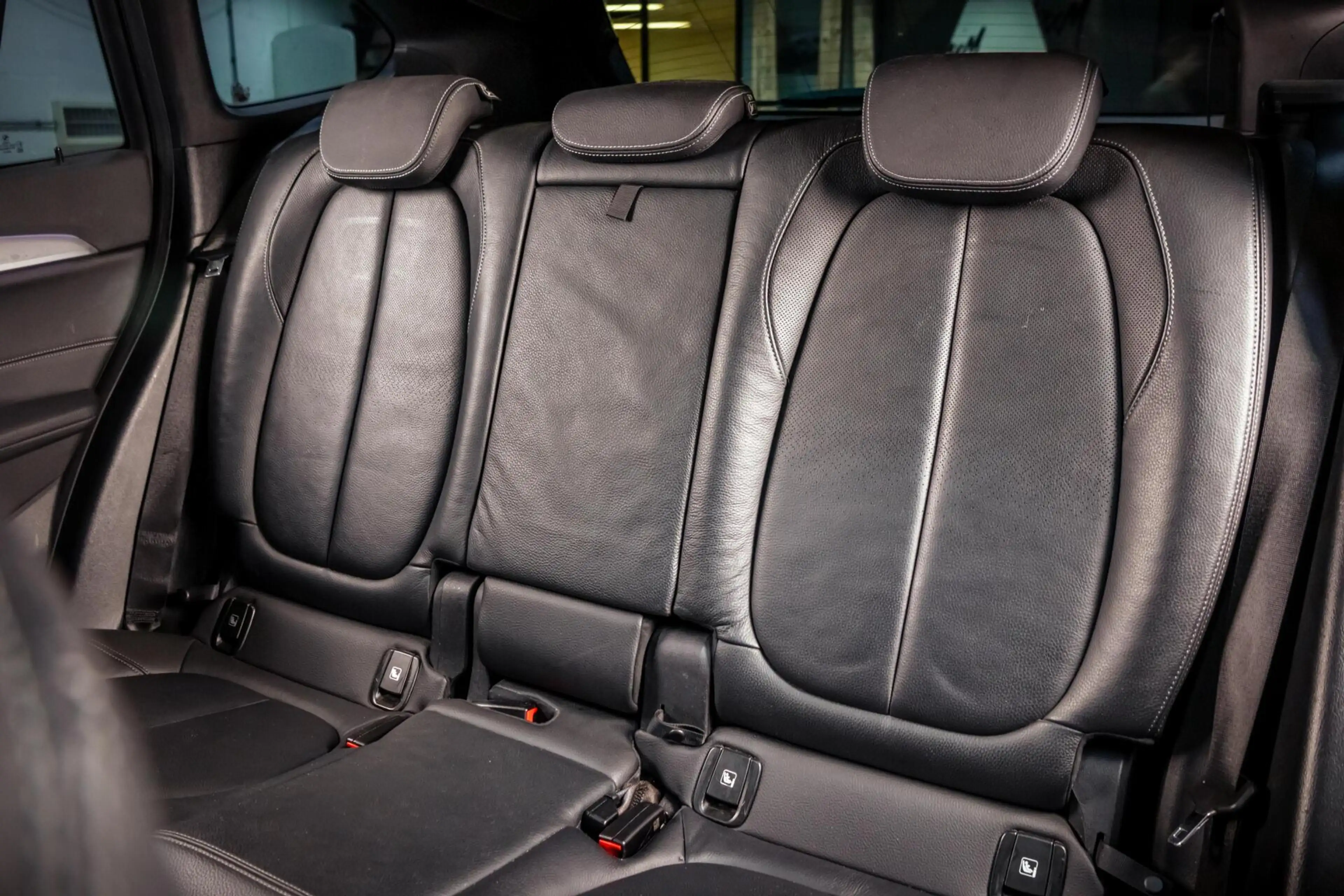 BMW X1 sDrive20i Xline|Pano|Trekhaak|HUD|Facelift|Camera| — photo 43