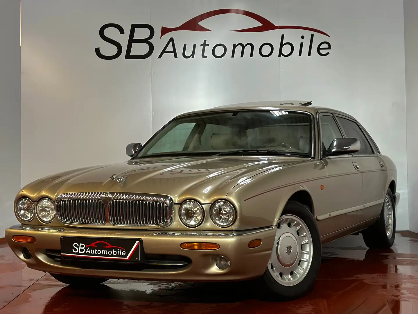 Jaguar Daimler 4.0i V8 32v S/C Super LWB**ETAT SHOW-ROOM**GARANTI Beige - 1
