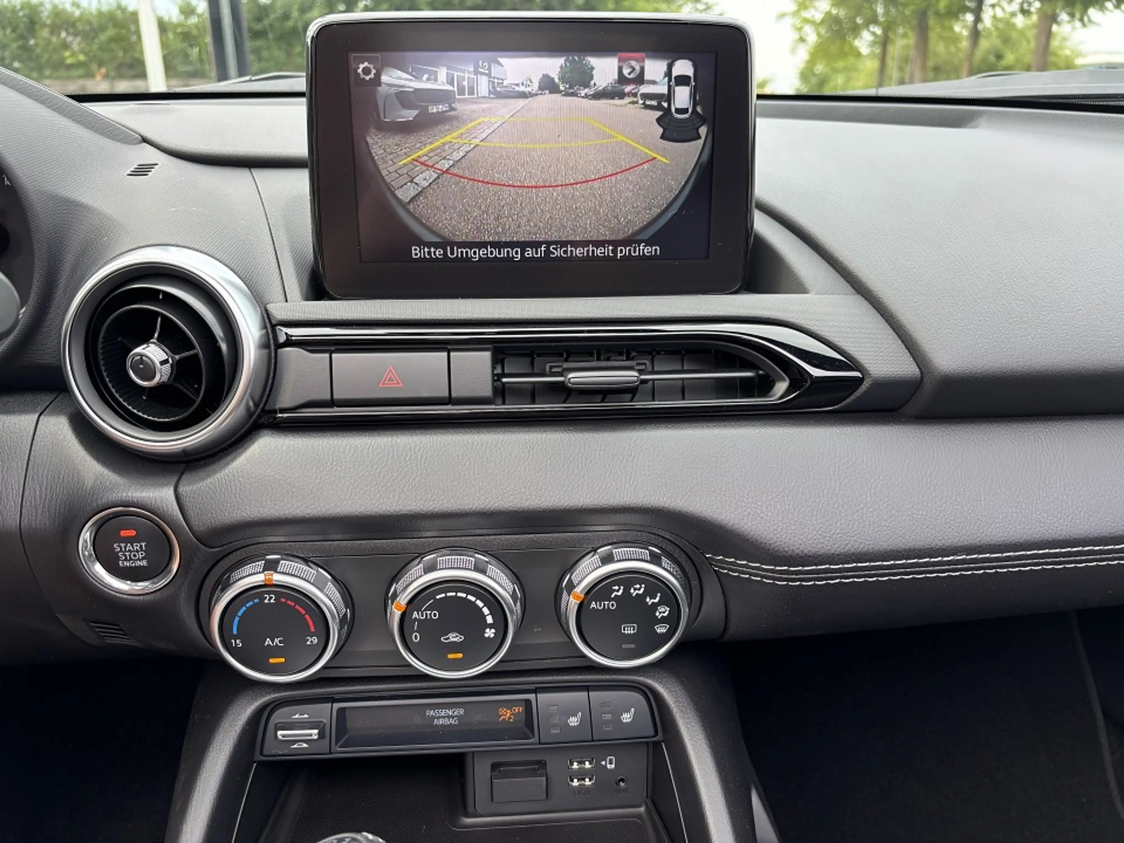 Mazda MX-5 RF SKYACTIV-G 132 EXCLUSIVE-LINE Driver Assistance — photo 11