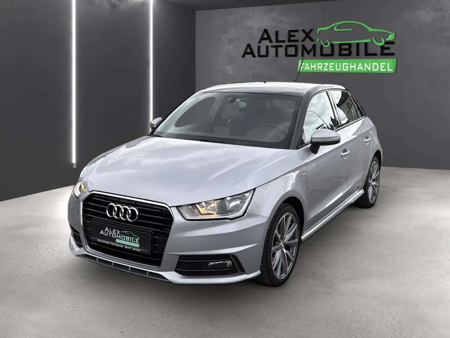 Audi A1 Sportback S line Silber - 2