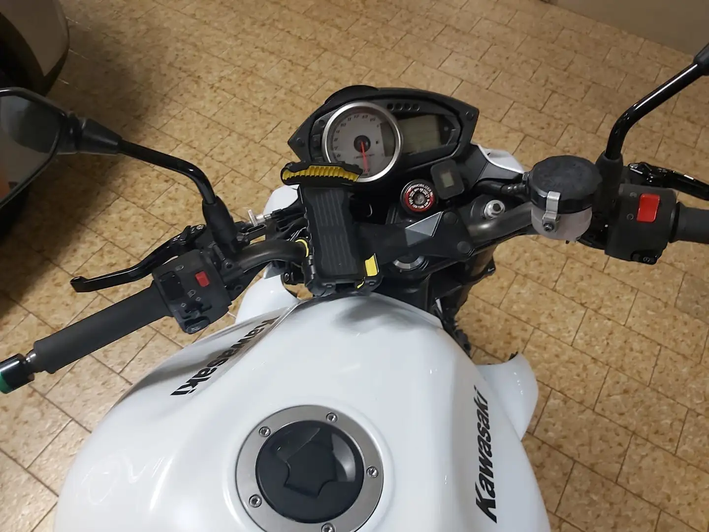 Kawasaki Z 750 Alb - 2