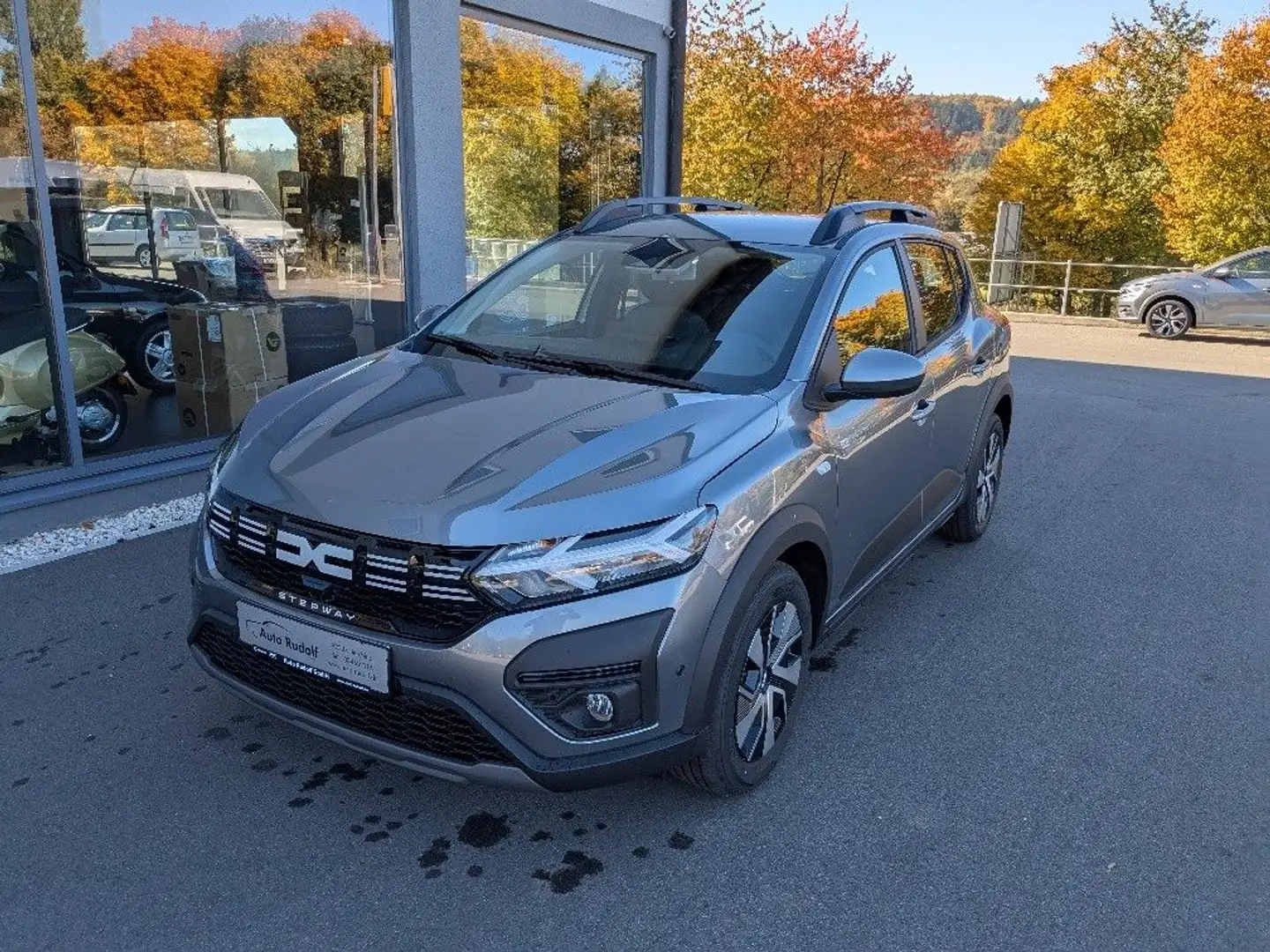 Dacia Sandero III Stepway Expression TCe90 Grau - 1