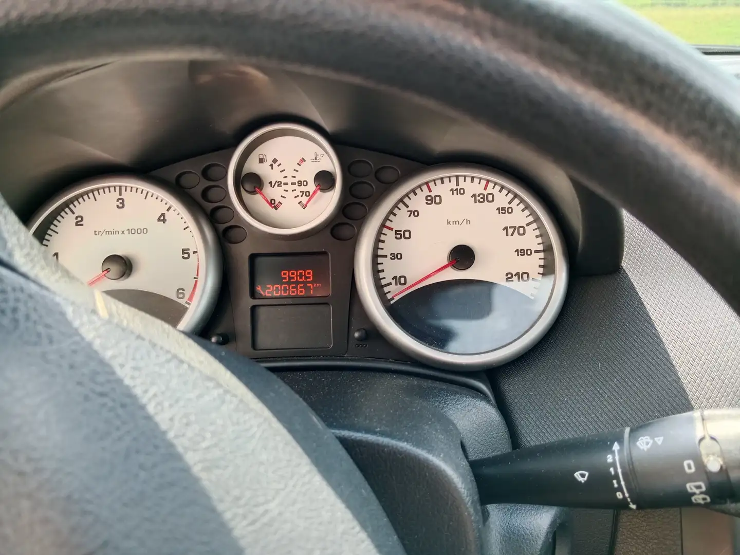 Peugeot 207 207 Trendy 1,4 HDi 70 Trendy Rot - 2