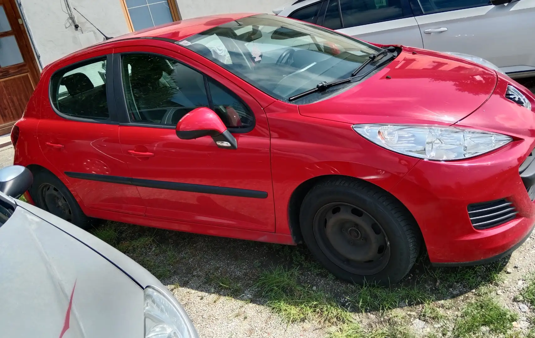 Peugeot 207 207 Trendy 1,4 HDi 70 Trendy Rot - 1