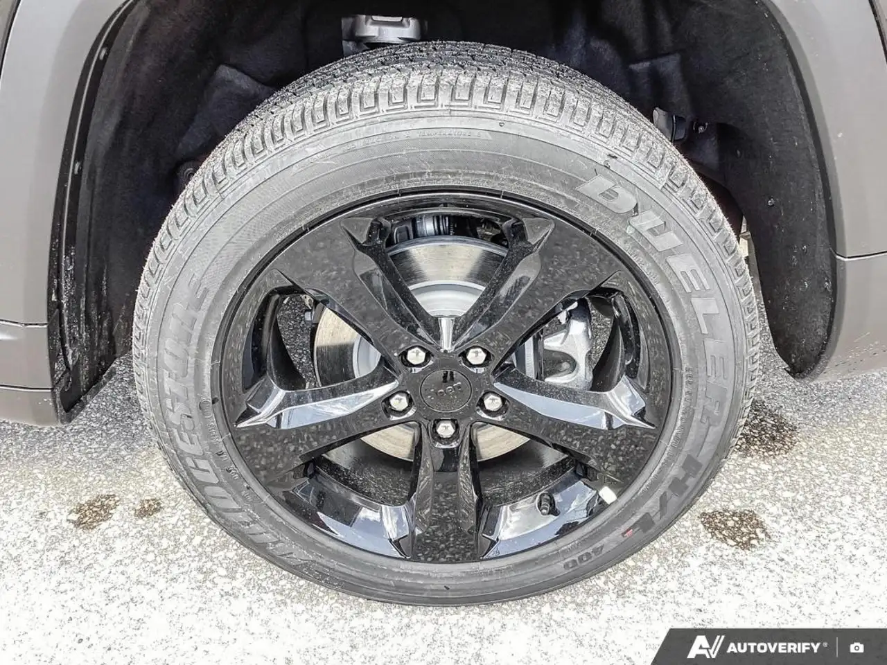 Jeep Grand Cherokee photo Jeep Grand Cherokee