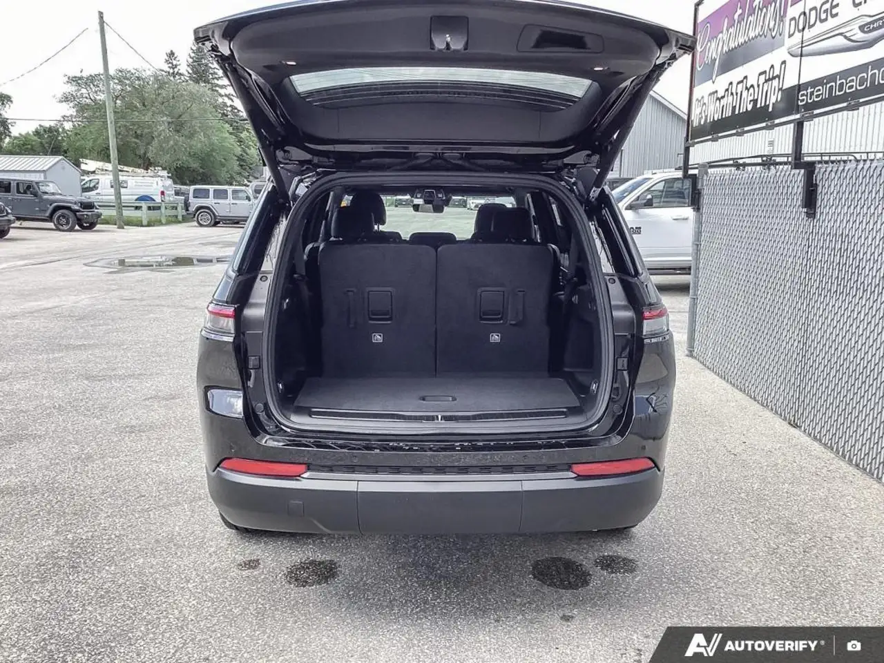 Jeep Grand Cherokee photo Jeep Grand Cherokee