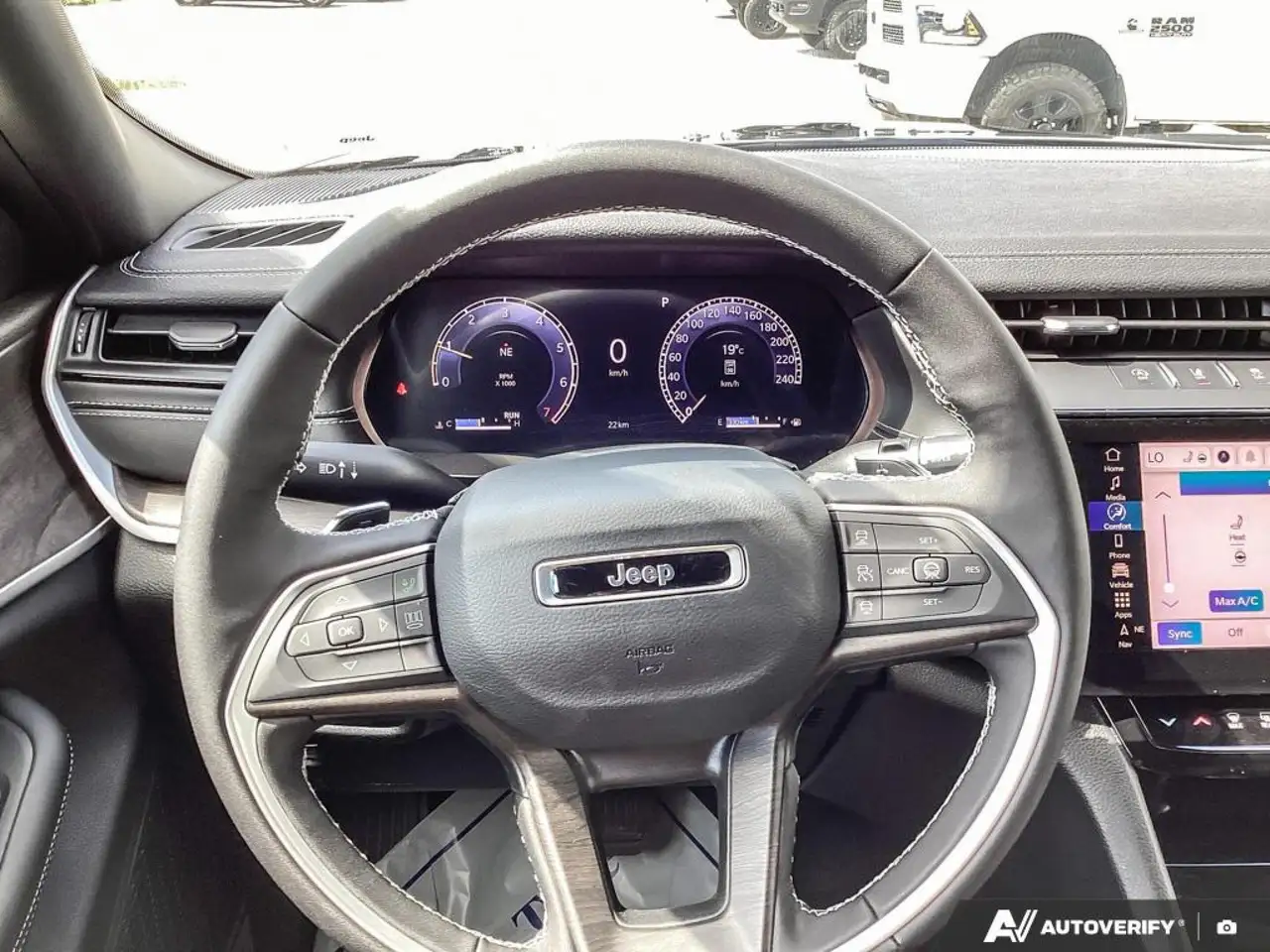 Jeep Grand Cherokee photo Jeep Grand Cherokee