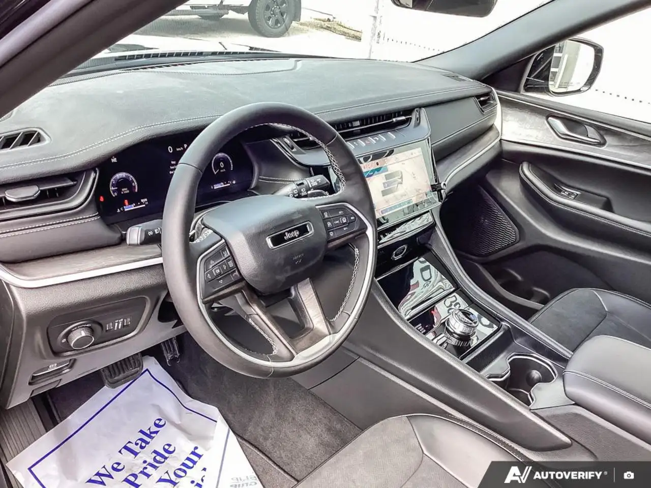 Jeep Grand Cherokee photo Jeep Grand Cherokee
