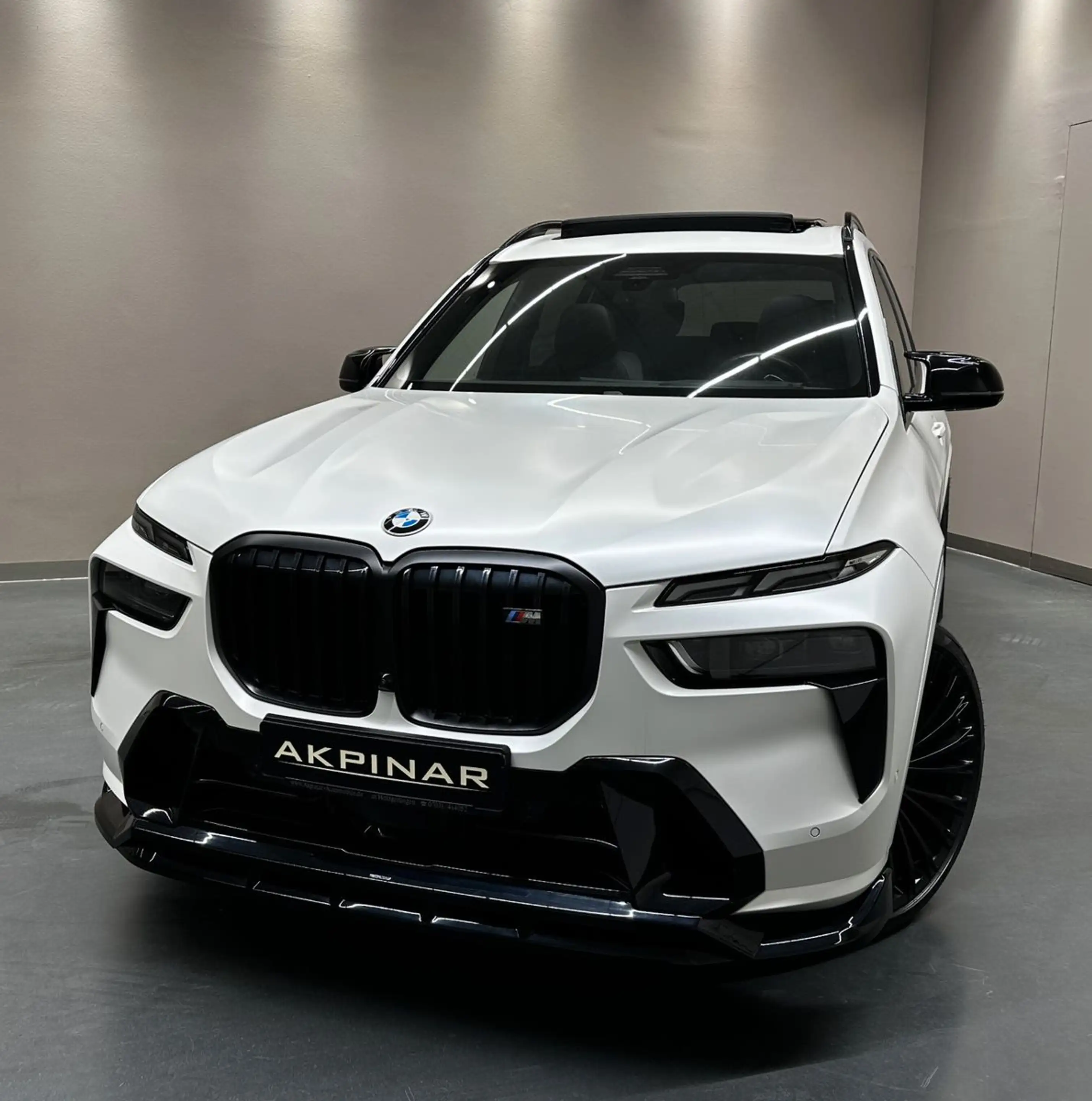 BMW X7 M60 i *AERODYNAMIK*SKY LOUNGE*AHK*EXKLUSIVE*
