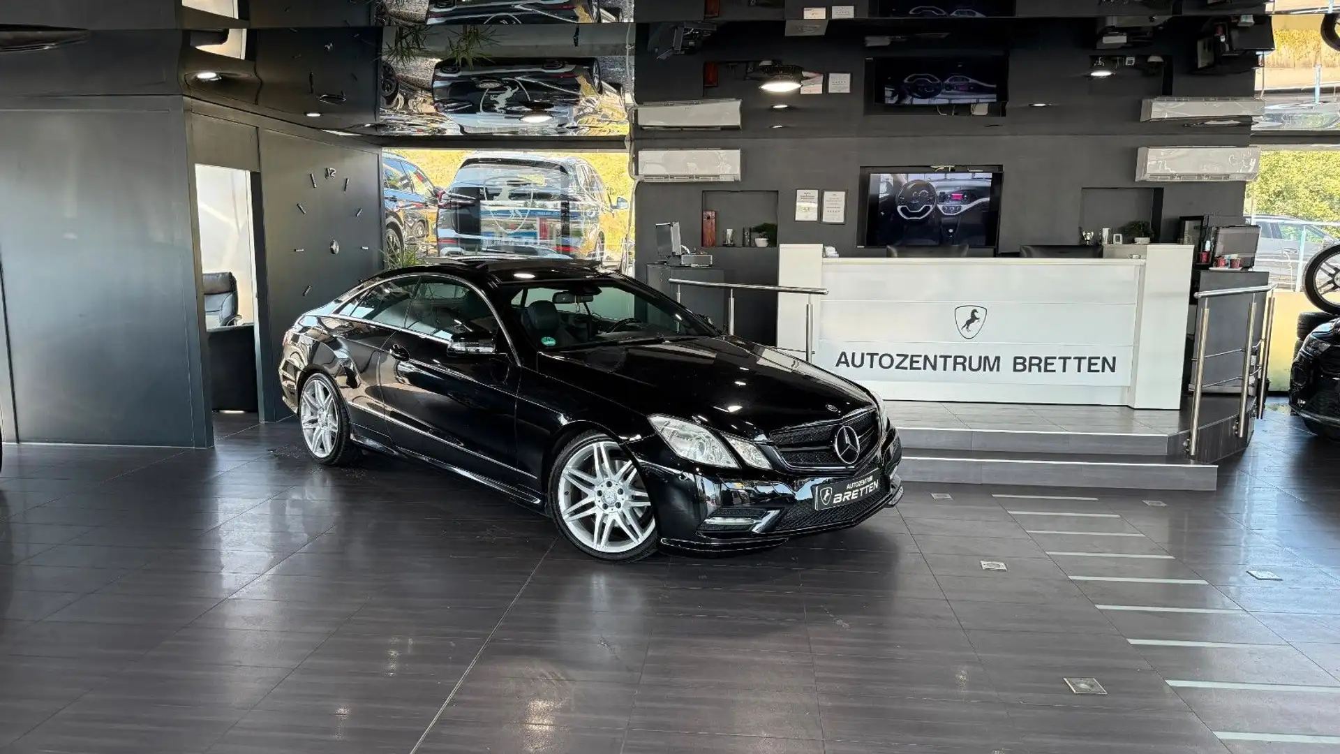 Mercedes-Benz E 350 Coupe CDI BlueEfficiency*Pano*Xenon*Leder* Noir - 1