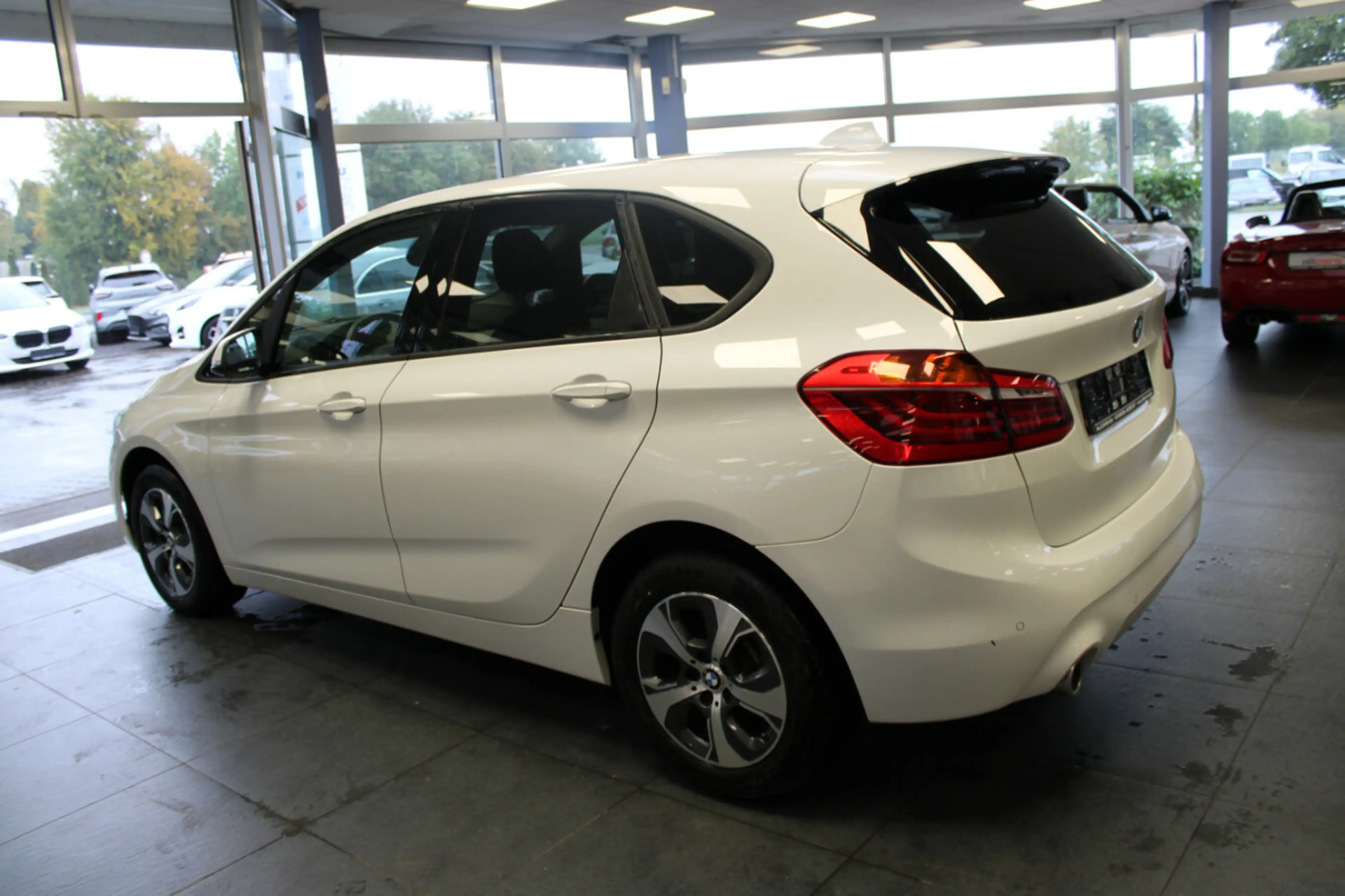 BMW 216 - Navi - SHZ - PDC - 1.HAND - — photo 4