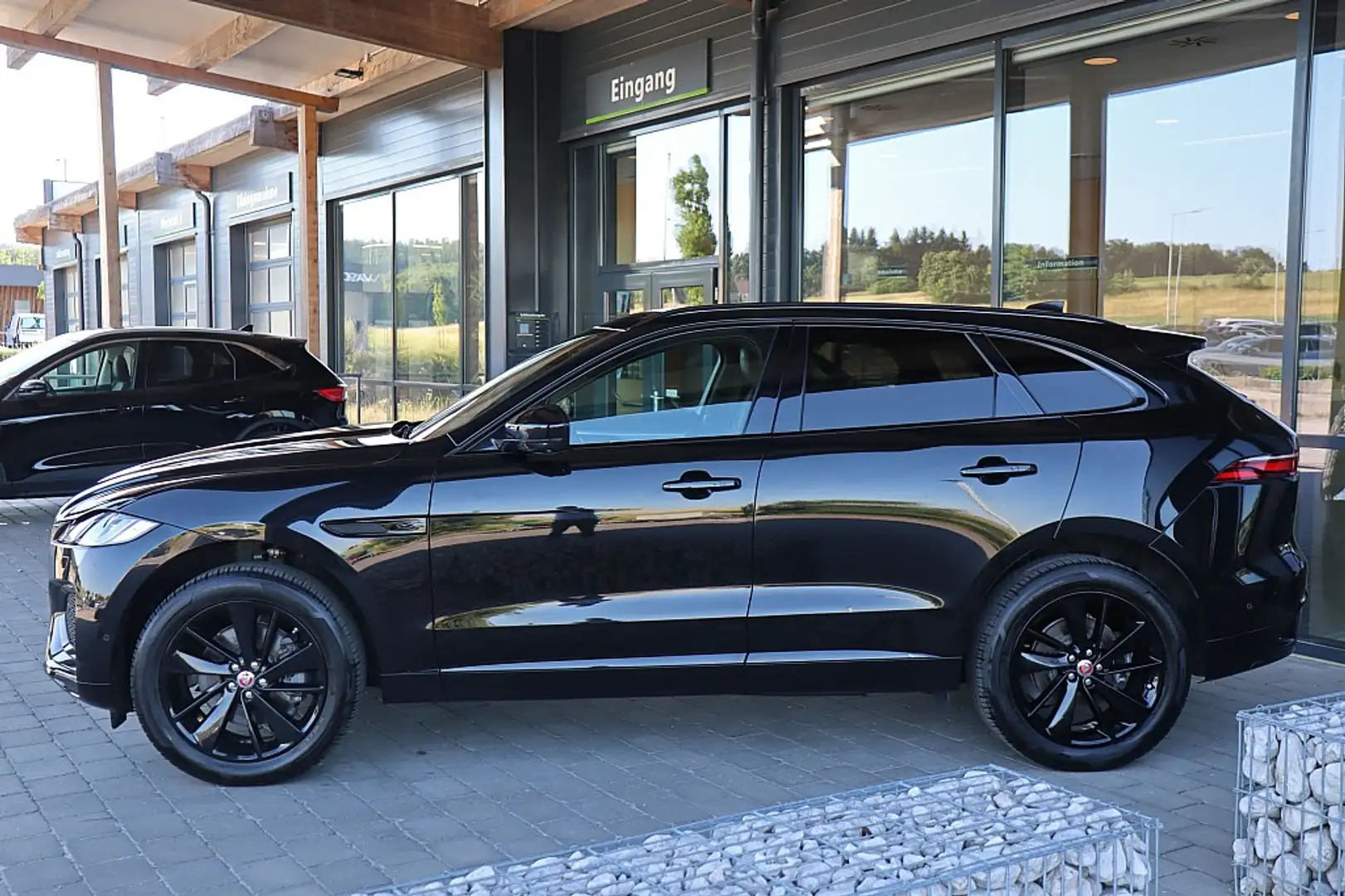 Jaguar F-Pace R-Dynamic SE D200 AWD Aut. ACC, AHK elektr., Bl... Schwarz - 2