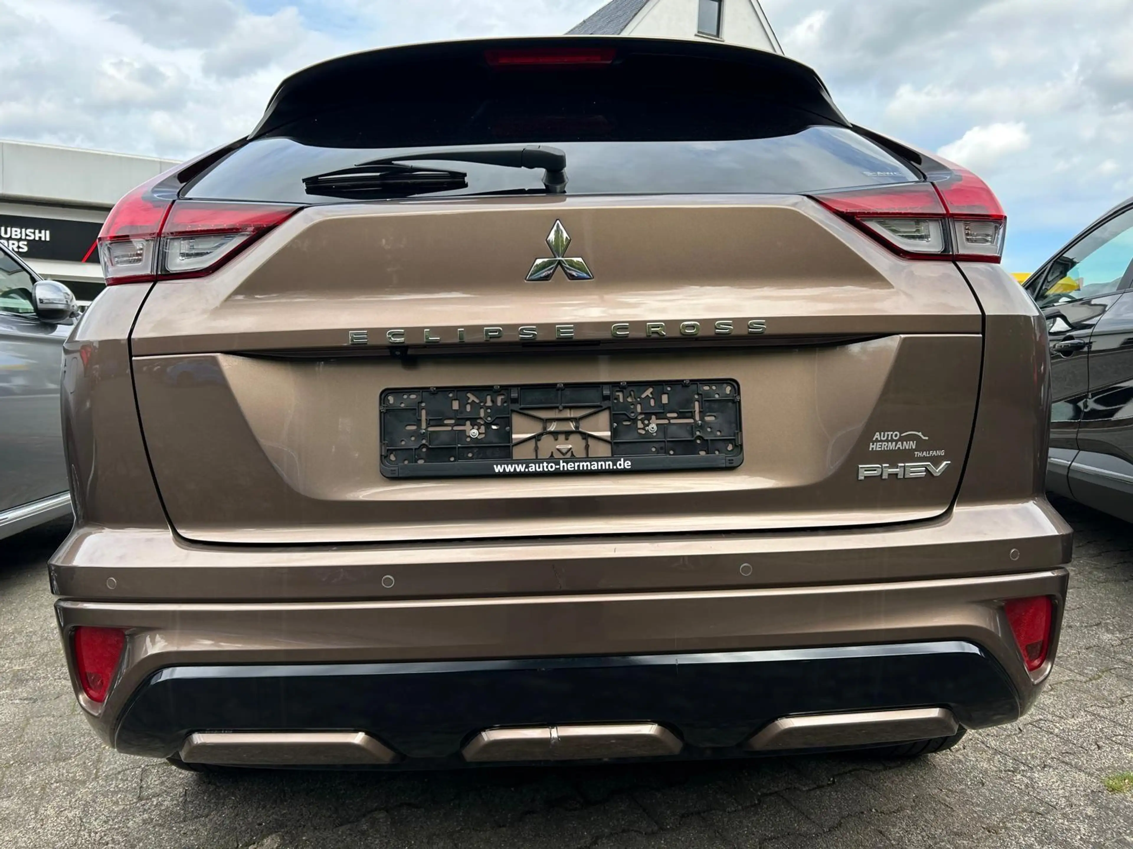 Mitsubishi Eclipse Cross Plus Select Black Hybrid 4WD — photo 5