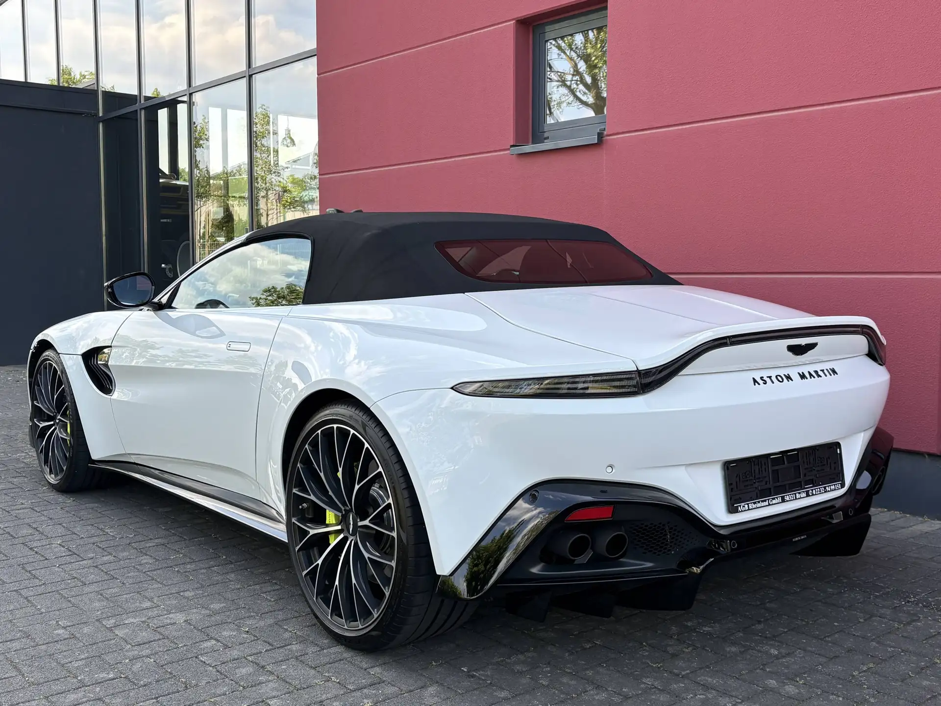 애스턴마틴 밴티지 Roadster 2023 흰색 사진 7