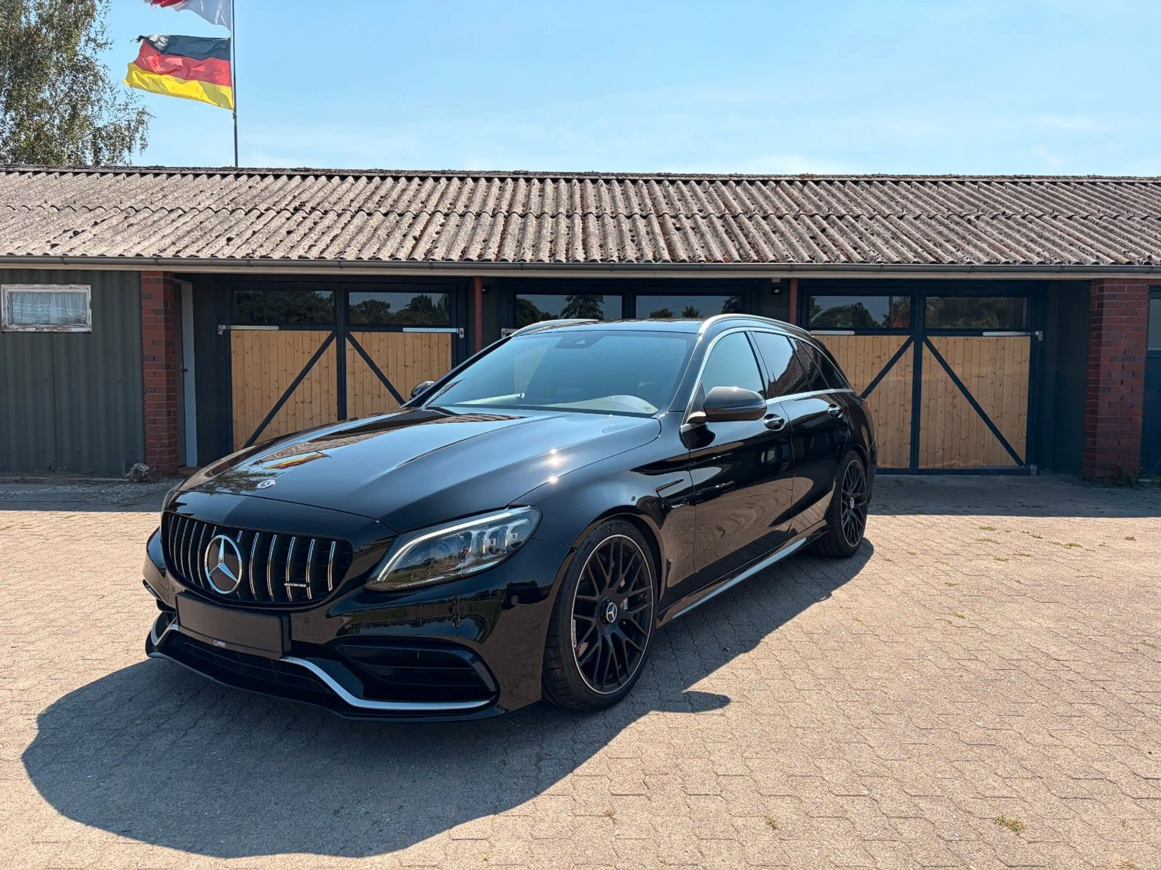 Mercedes-Benz C 63 AMG BURM/PANO/S-AGA/MULTIBEAM/CARBON/612PS