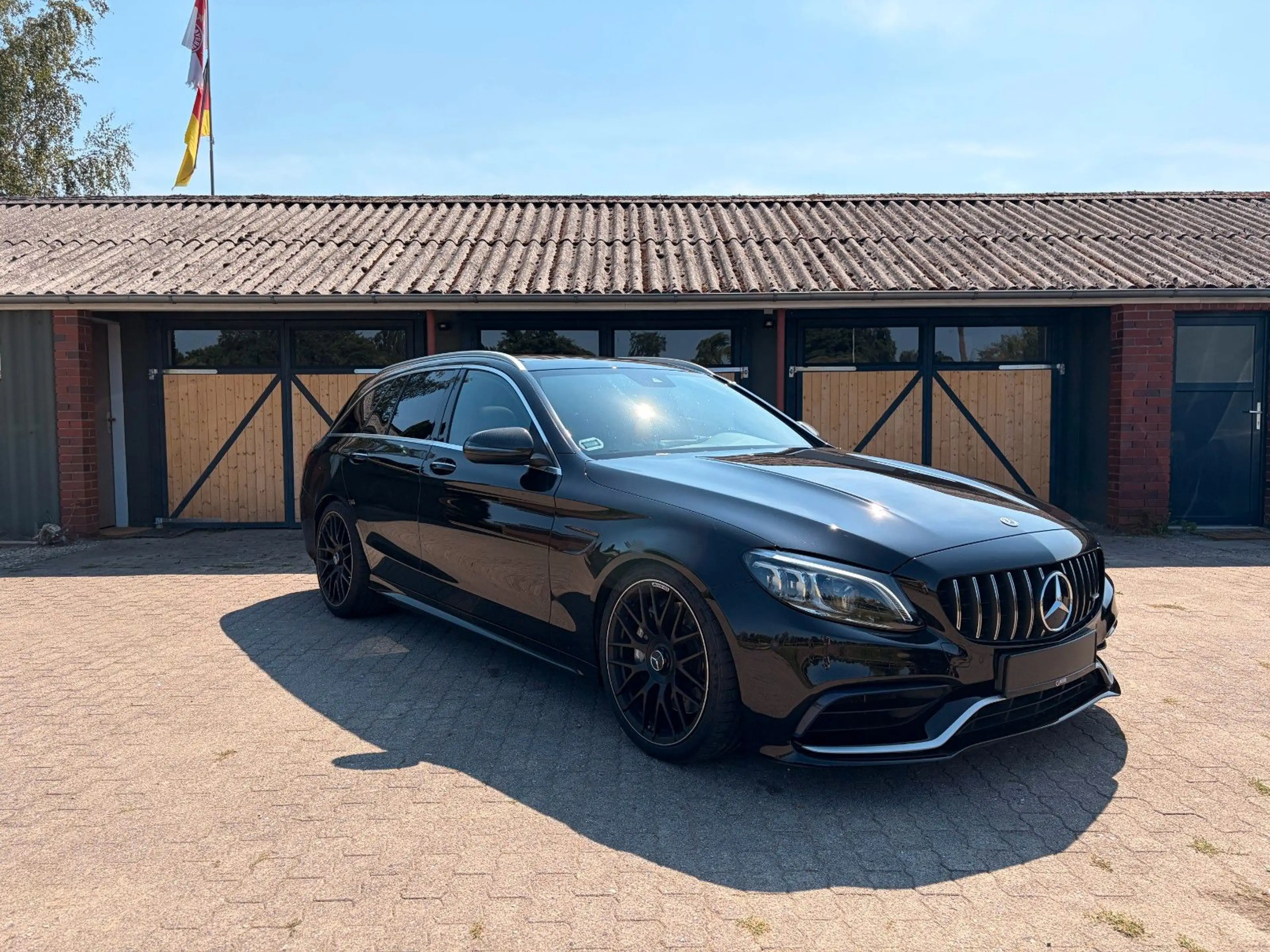 Mercedes-Benz C 63 AMG BURM/PANO/S-AGA/MULTIBEAM/CARBON/612PS — photo 7