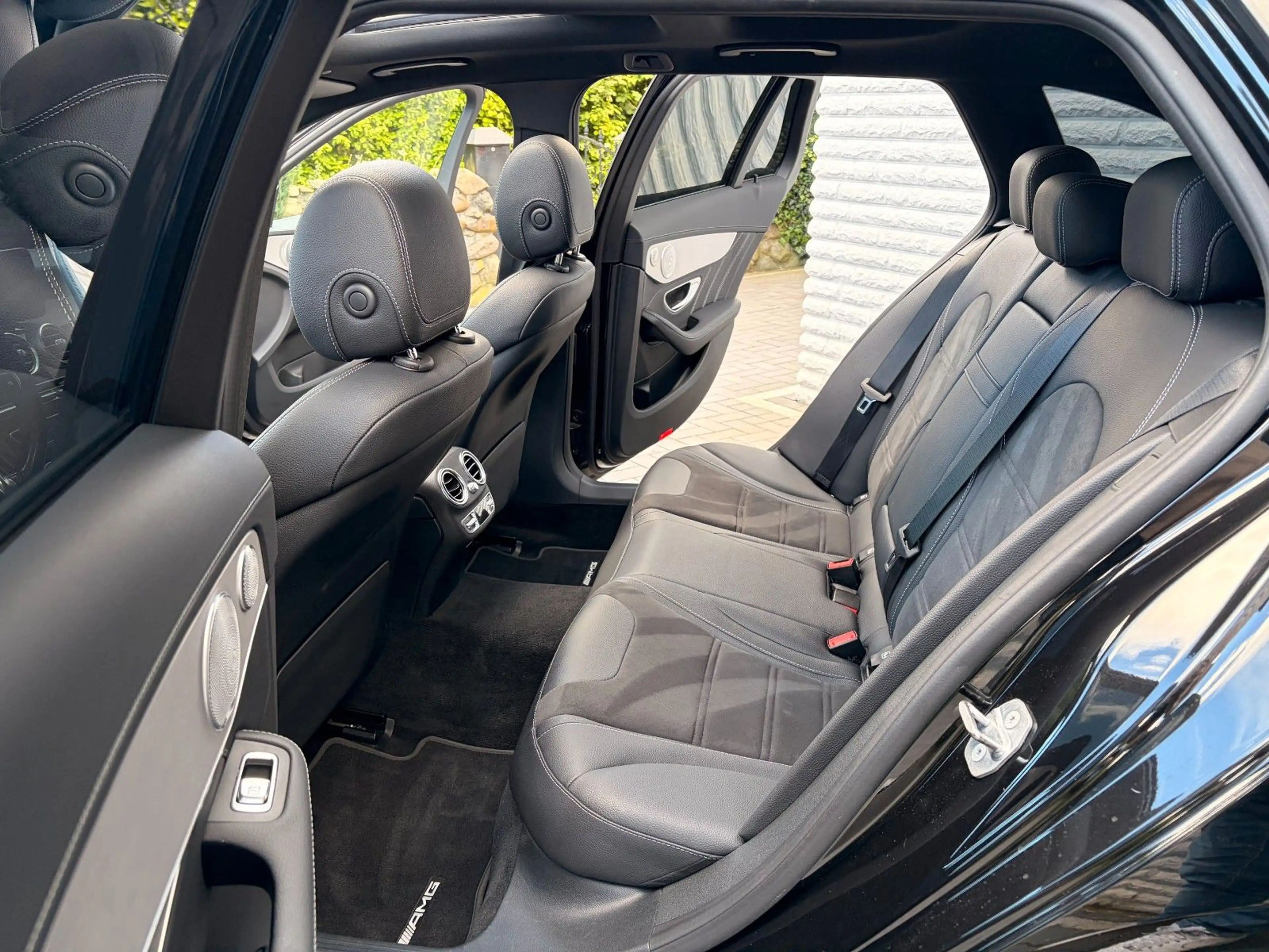 Mercedes-Benz C 63 AMG BURM/PANO/S-AGA/MULTIBEAM/CARBON/612PS — photo 14