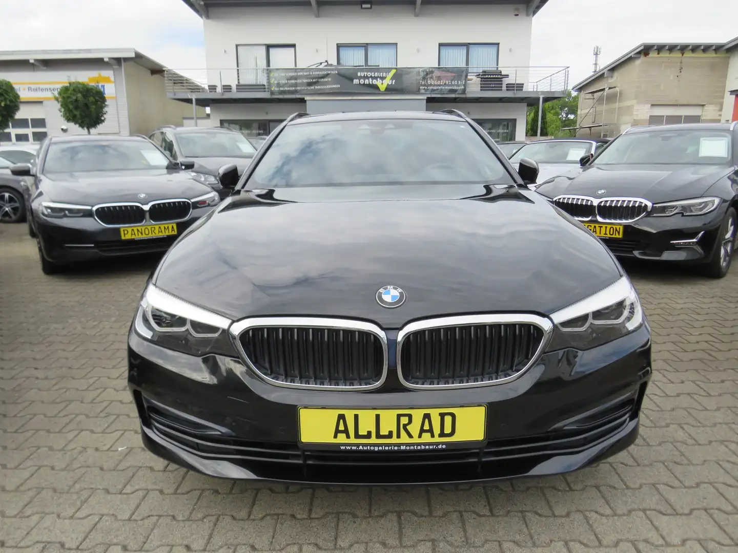 BMW 520 dA xDrive touring Sport Line *PANO *LEDER *AHK Noir - 2