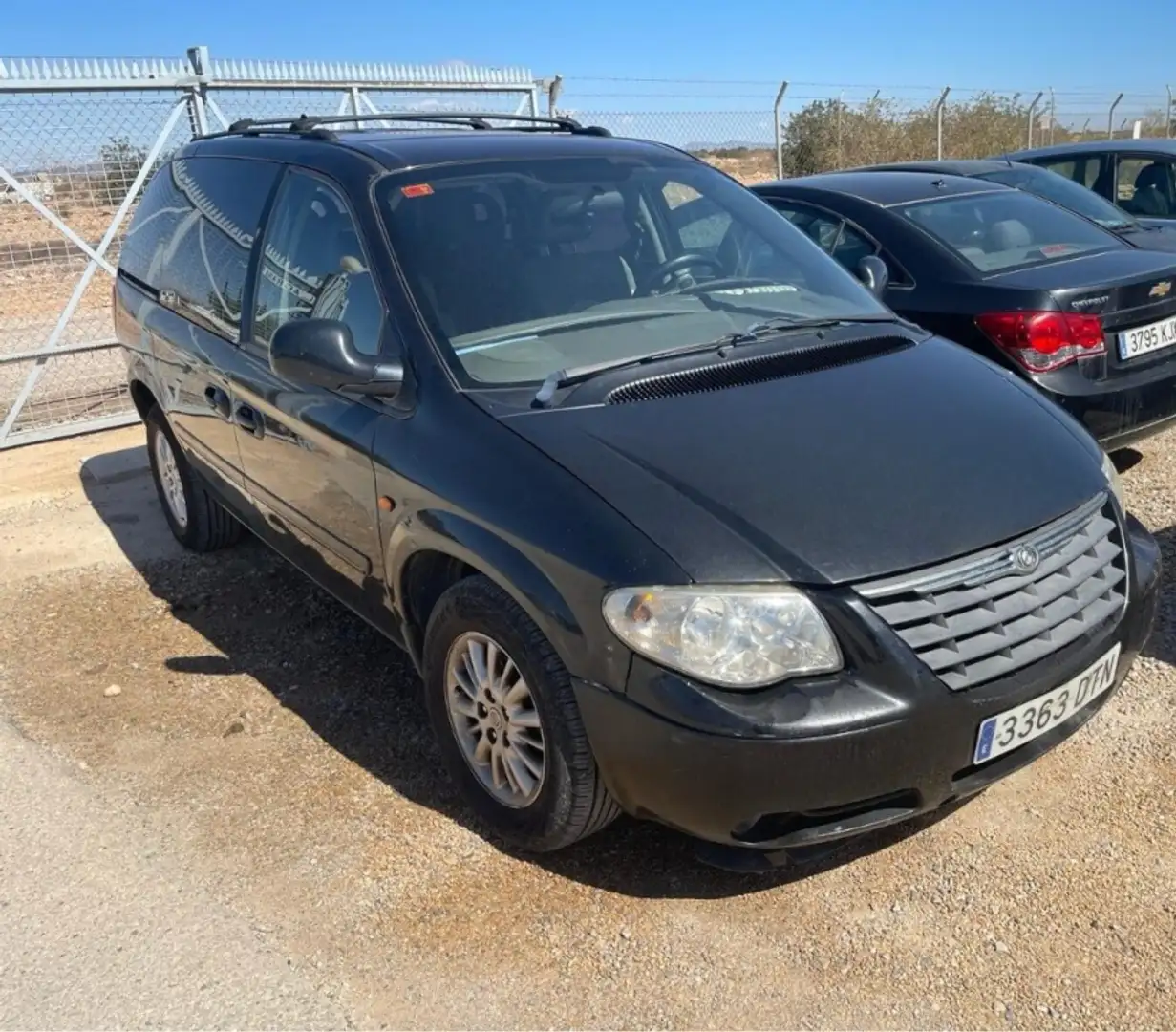 Chrysler Voyager Grand 2.8CRD LX Aut. crna - 1