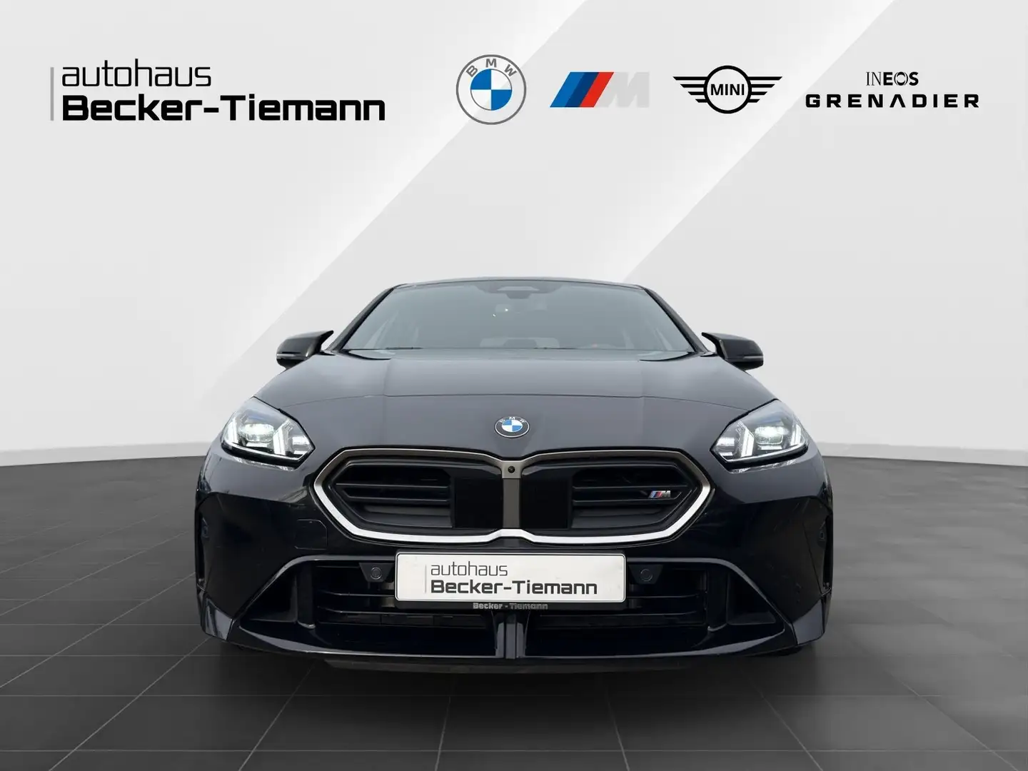 BMW M135 xDrive M Sport/LivePro/CarPlay/Head-Up/Drivin Schwarz - 2