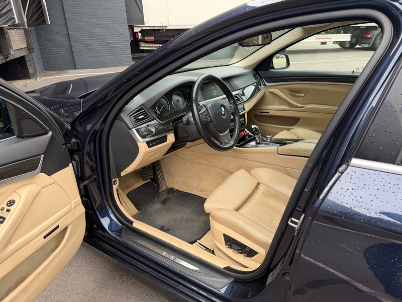 BMW 530 5-serie Touring 530xd High Executive PANO/HEAD-UP/ — photo 13