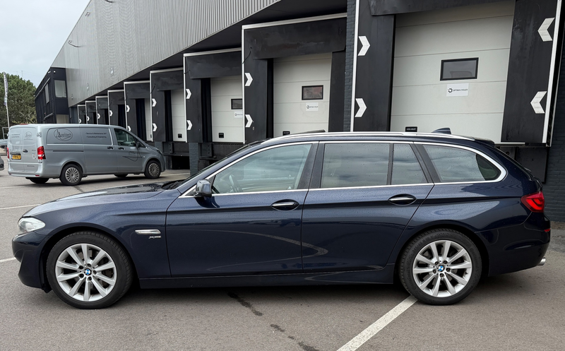BMW 530 5-serie Touring 530xd High Executive PANO/HEAD-UP/ — photo 3