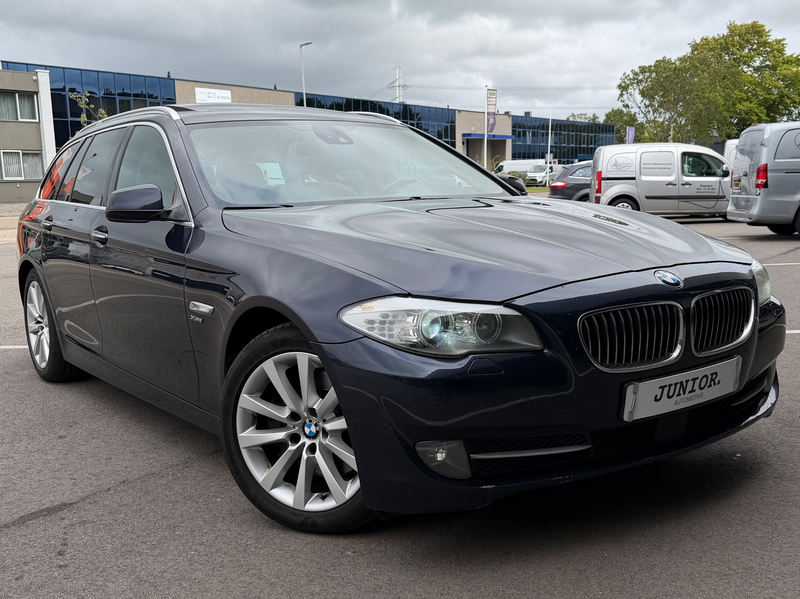 BMW 530 5-serie Touring 530xd High Executive PANO/HEAD-UP/ — photo 11