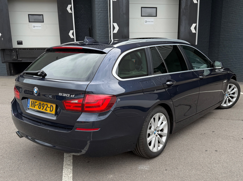 BMW 530 5-serie Touring 530xd High Executive PANO/HEAD-UP/ — photo 10