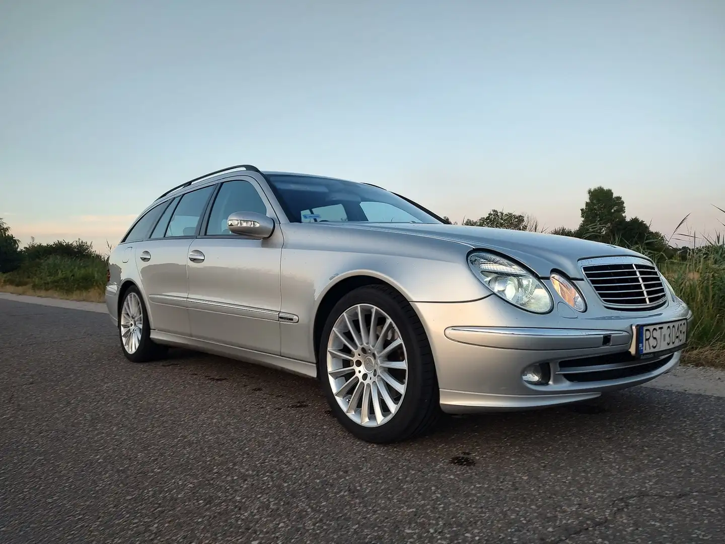 Mercedes-Benz E 320 T Avantgarde - 1