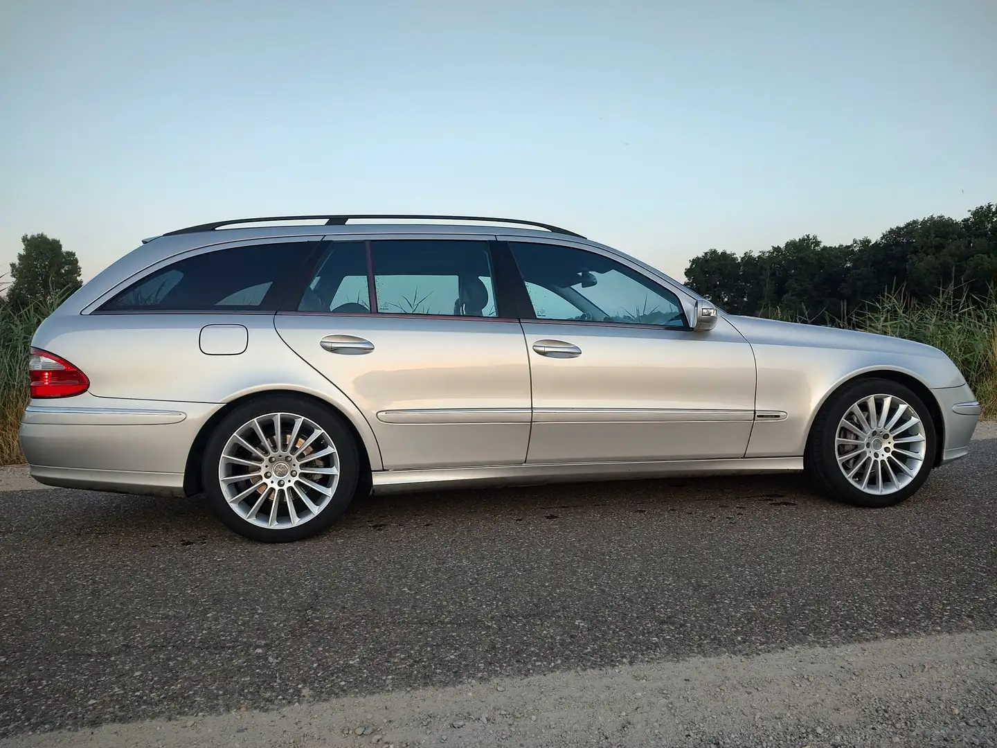 Mercedes-Benz E 320 T Avantgarde - 2