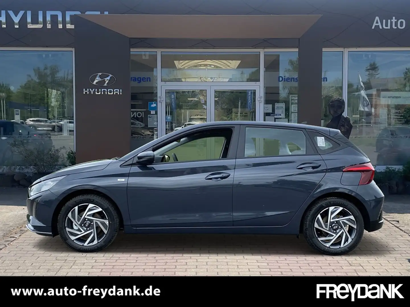Hyundai i20 FL (MJ24) 1.0 T-Gdi (100PS) 48V iMT Trend Komfortp Grau - 2