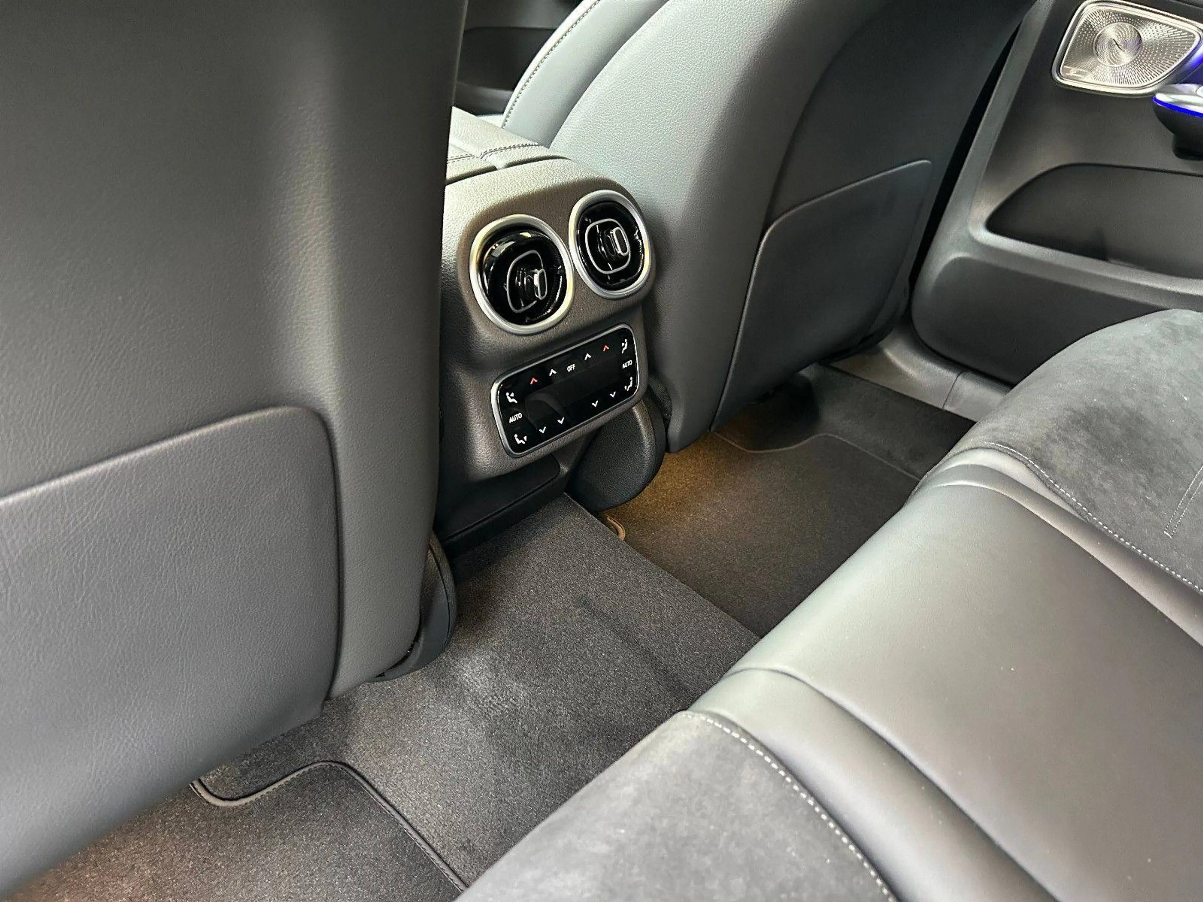 Mercedes-Benz GLC 200 GLC 200 4Matic (254.351) — photo 12