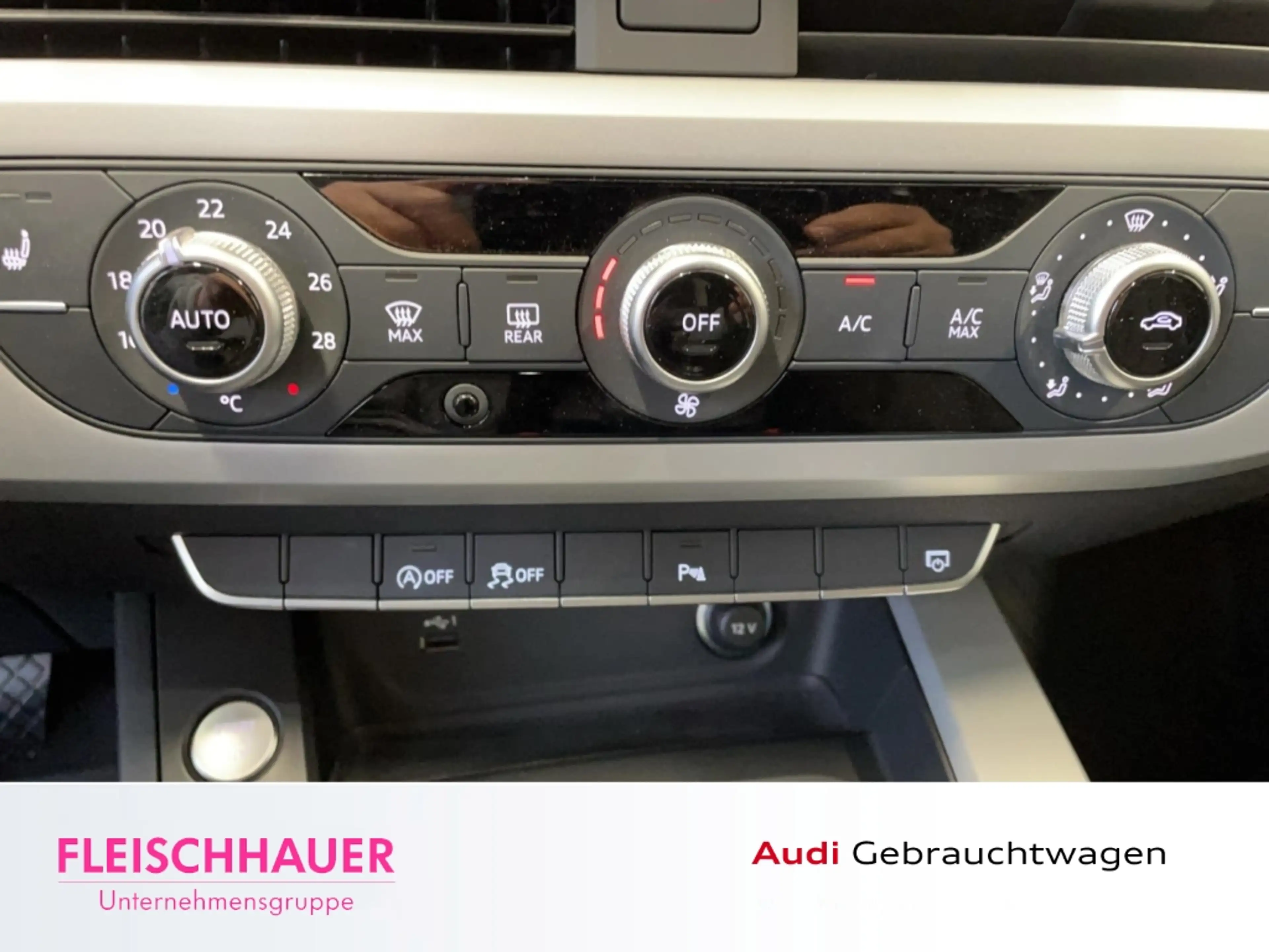 Audi A4 Avant 35 TFSI S line LED B & O Navi PDCv+h DAB Fer — photo 14