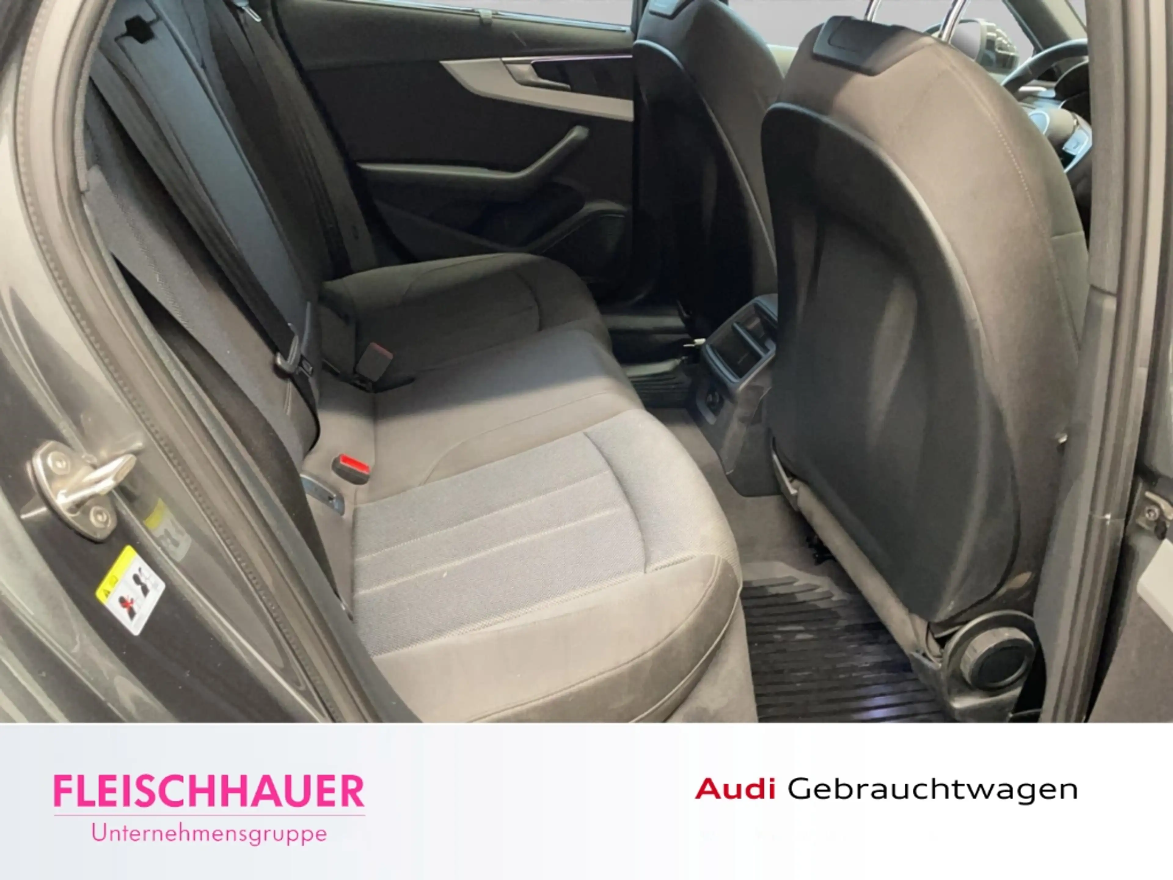 Audi A4 Avant 35 TFSI S line LED B & O Navi PDCv+h DAB Fer — photo 10