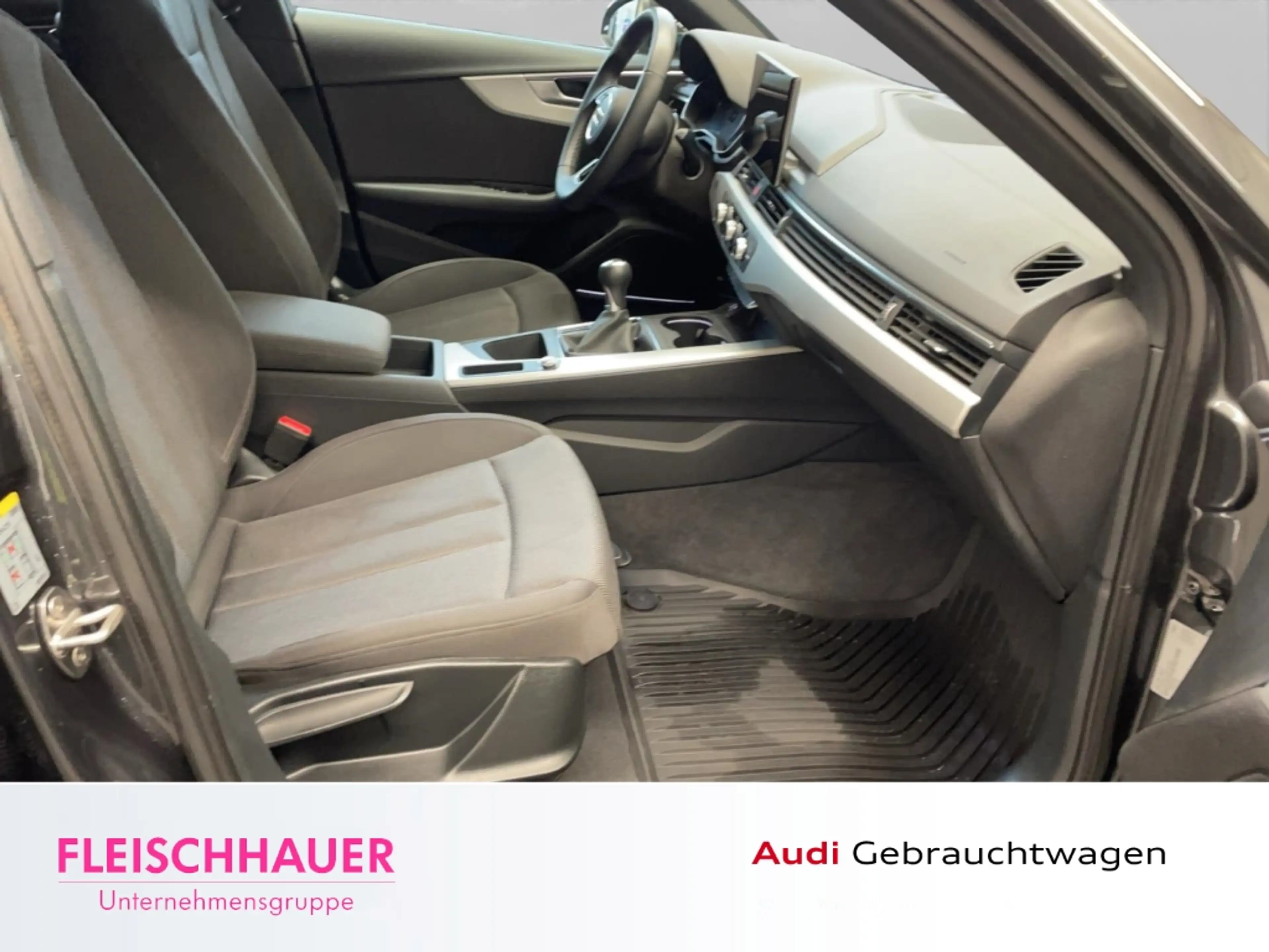 Audi A4 Avant 35 TFSI S line LED B & O Navi PDCv+h DAB Fer — photo 9