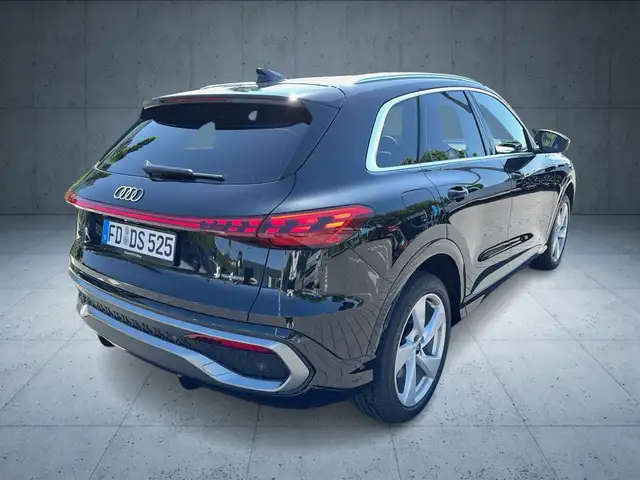Audi Q5 view 5
