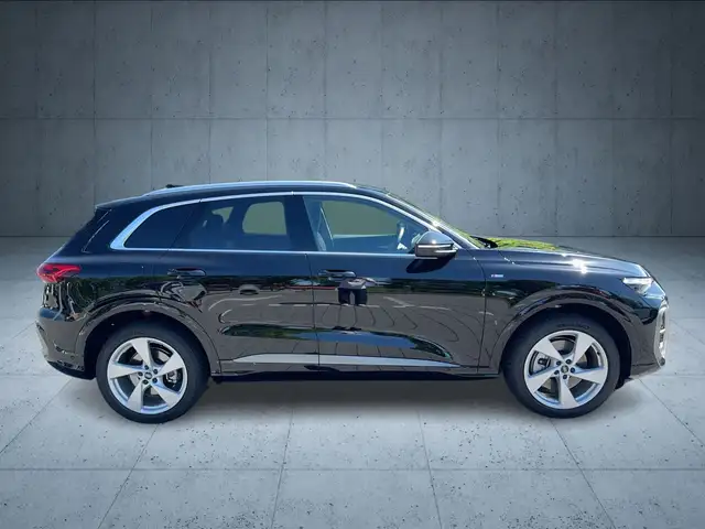Audi Q5 view 6