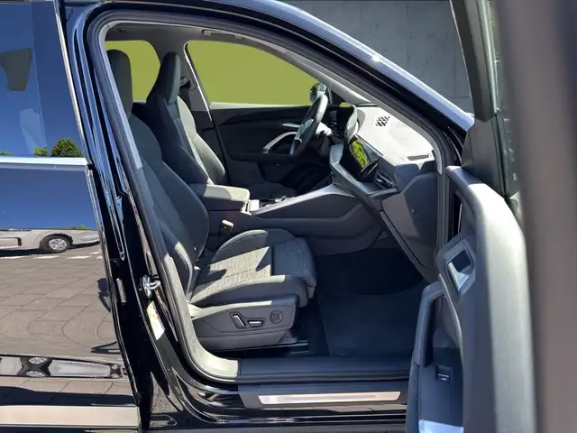 Audi Q5 view 15