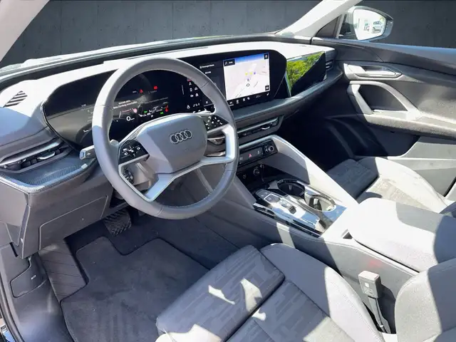 Audi Q5 view 9