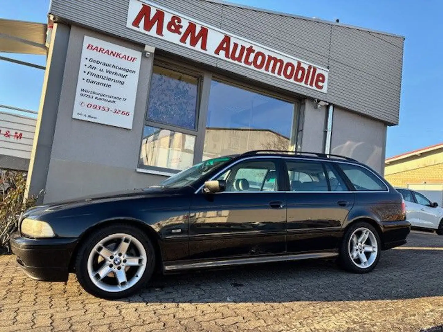 BMW 525 d Sport touring *Klima+Xenon+Alu+GSHD* Černá - 1